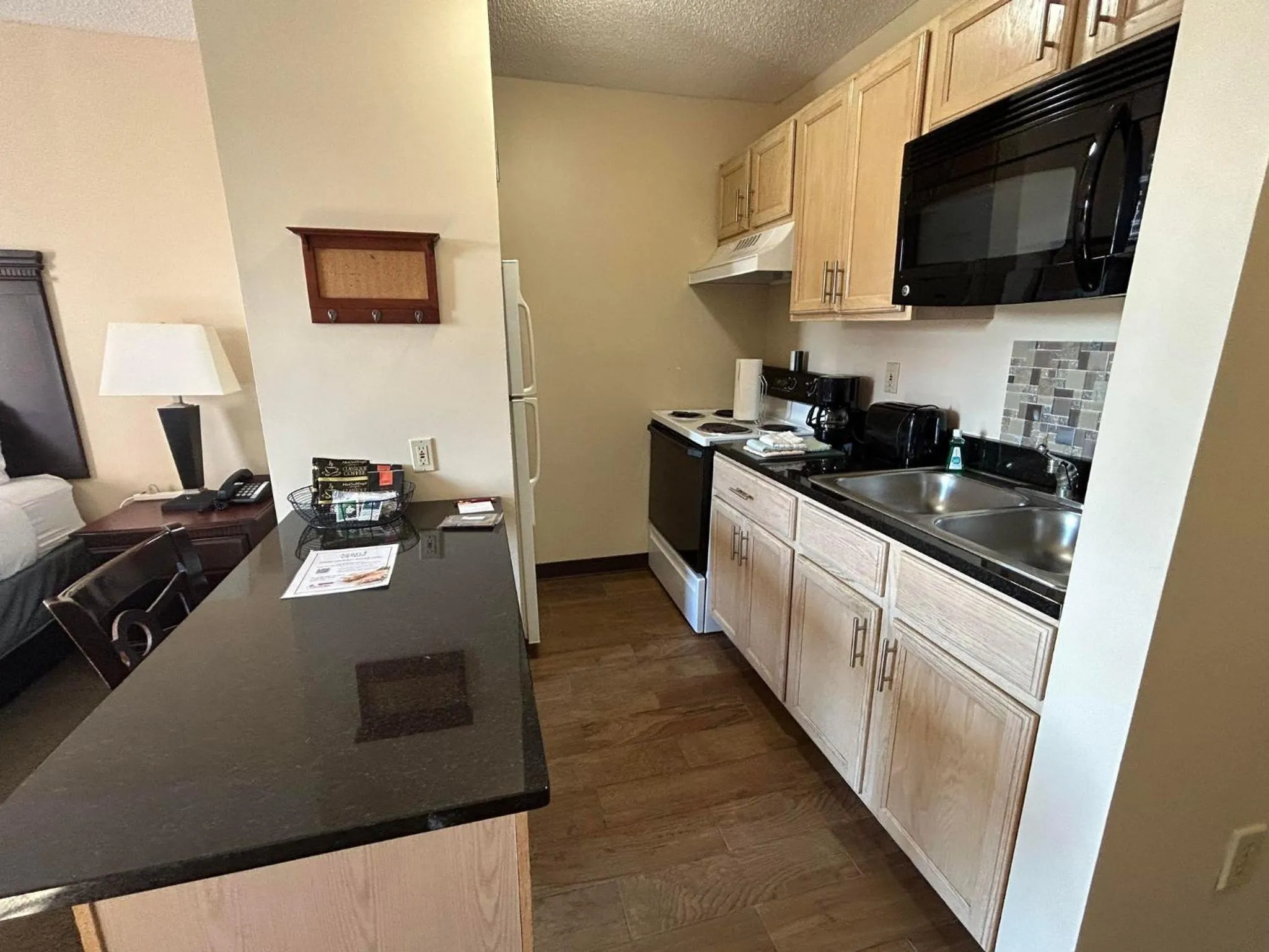 Kitchen or kitchenette in Ashley Quarters Hotel Airport-Cincinnati