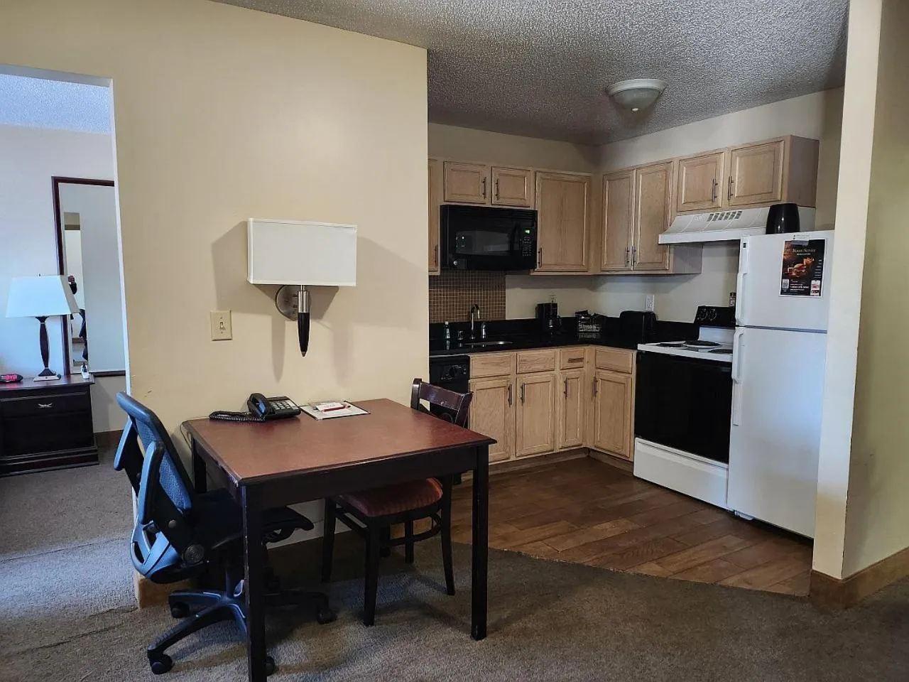 Kitchen or kitchenette in Ashley Quarters Hotel Airport-Cincinnati
