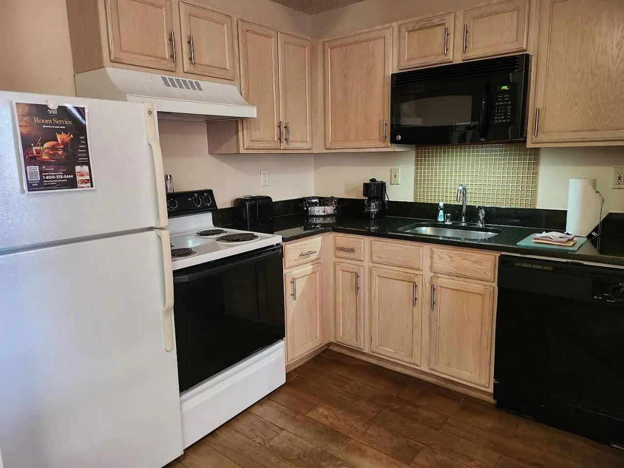 Kitchen or kitchenette in Ashley Quarters Hotel Airport-Cincinnati