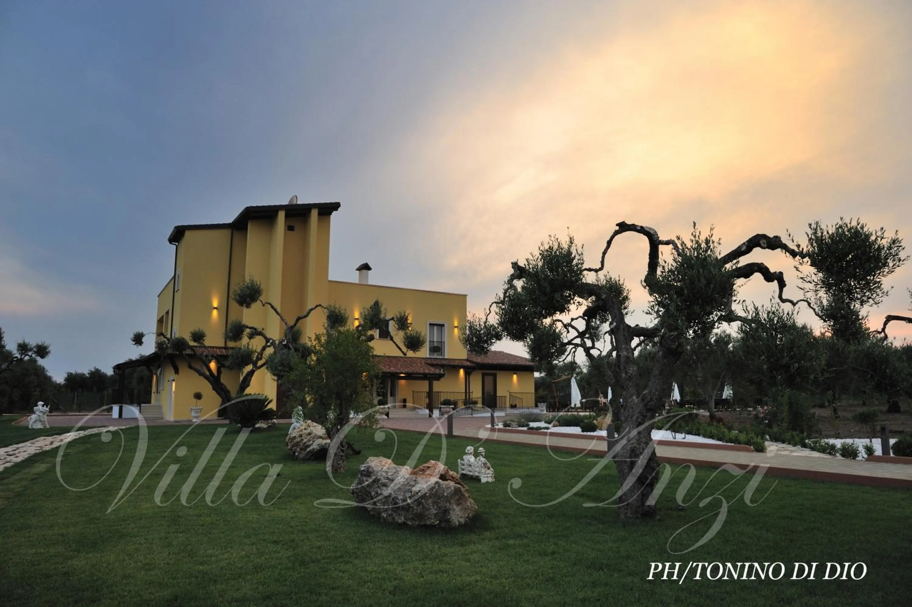 Facade/entrance in Villa D'Anzi B&B