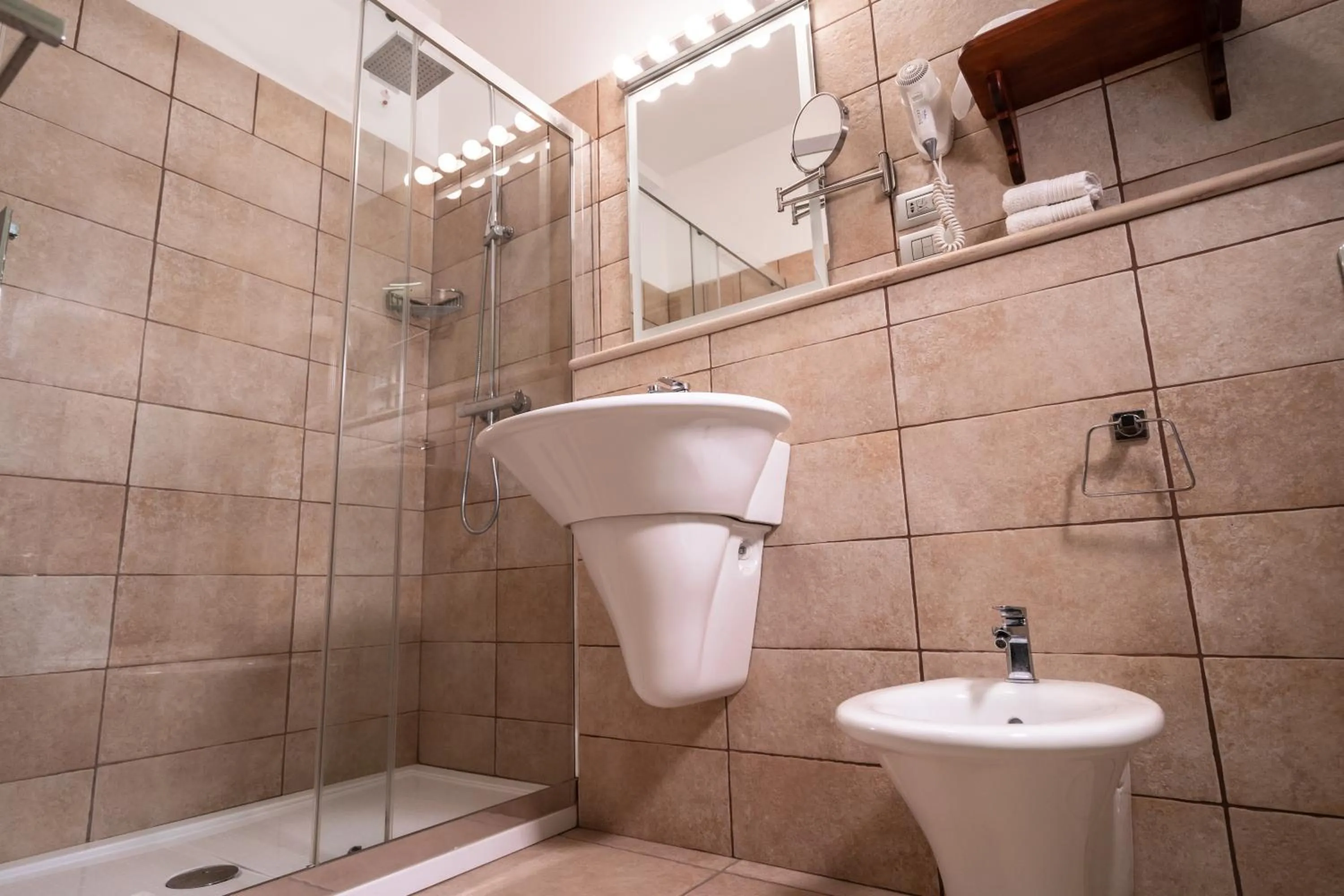 Shower in Villa D'Anzi B&B