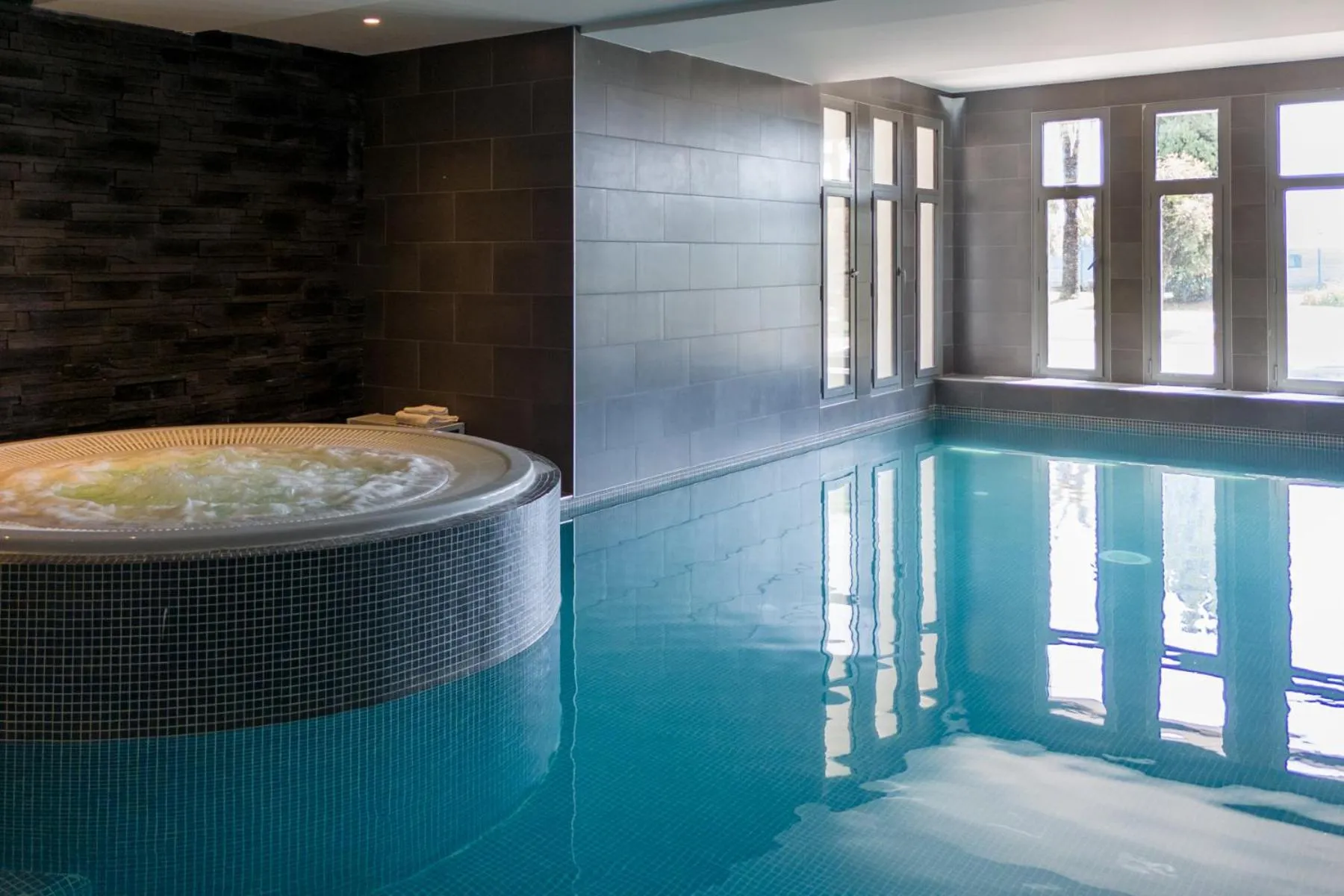 Swimming pool in Nemea Appart Hotel Nice Arenas Aéroport