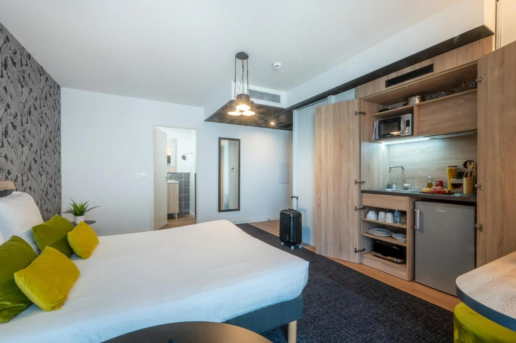 Photo of the whole room, Bed in Nemea Appart Hotel Nice Arenas Aéroport