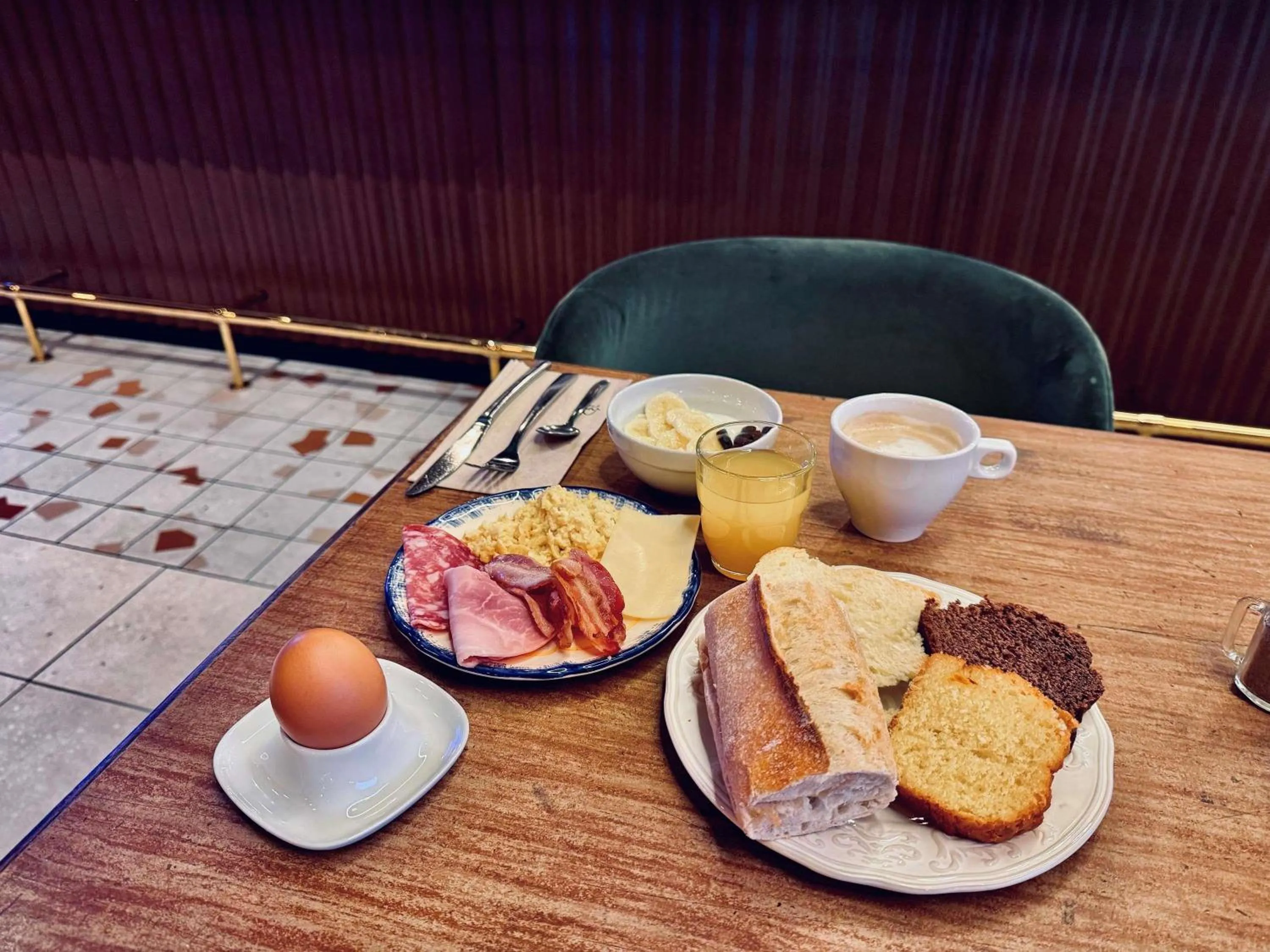 Breakfast in Greet Hotel Brest Aéroport