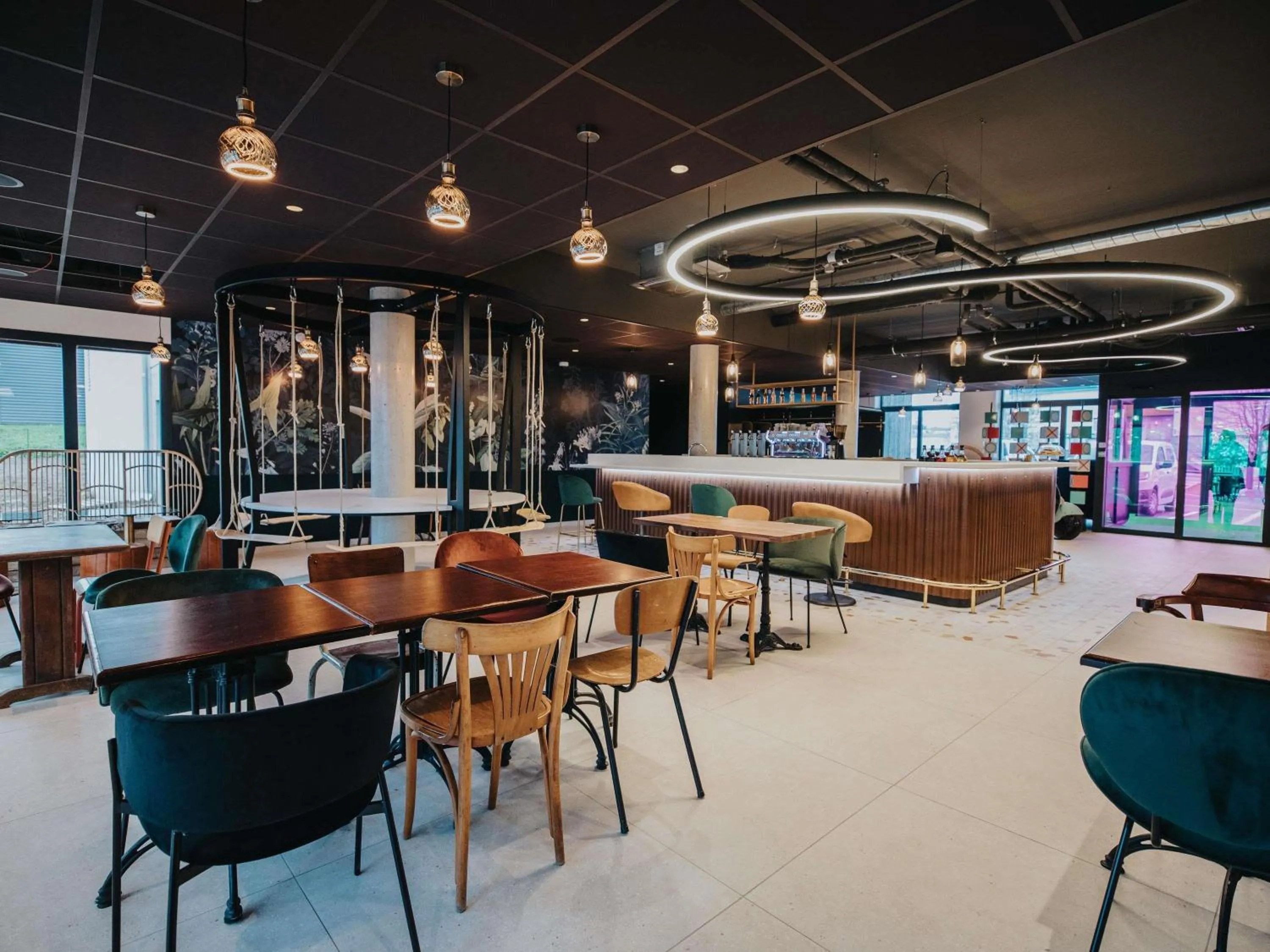 Restaurant/places to eat in Greet Hotel Brest Aéroport