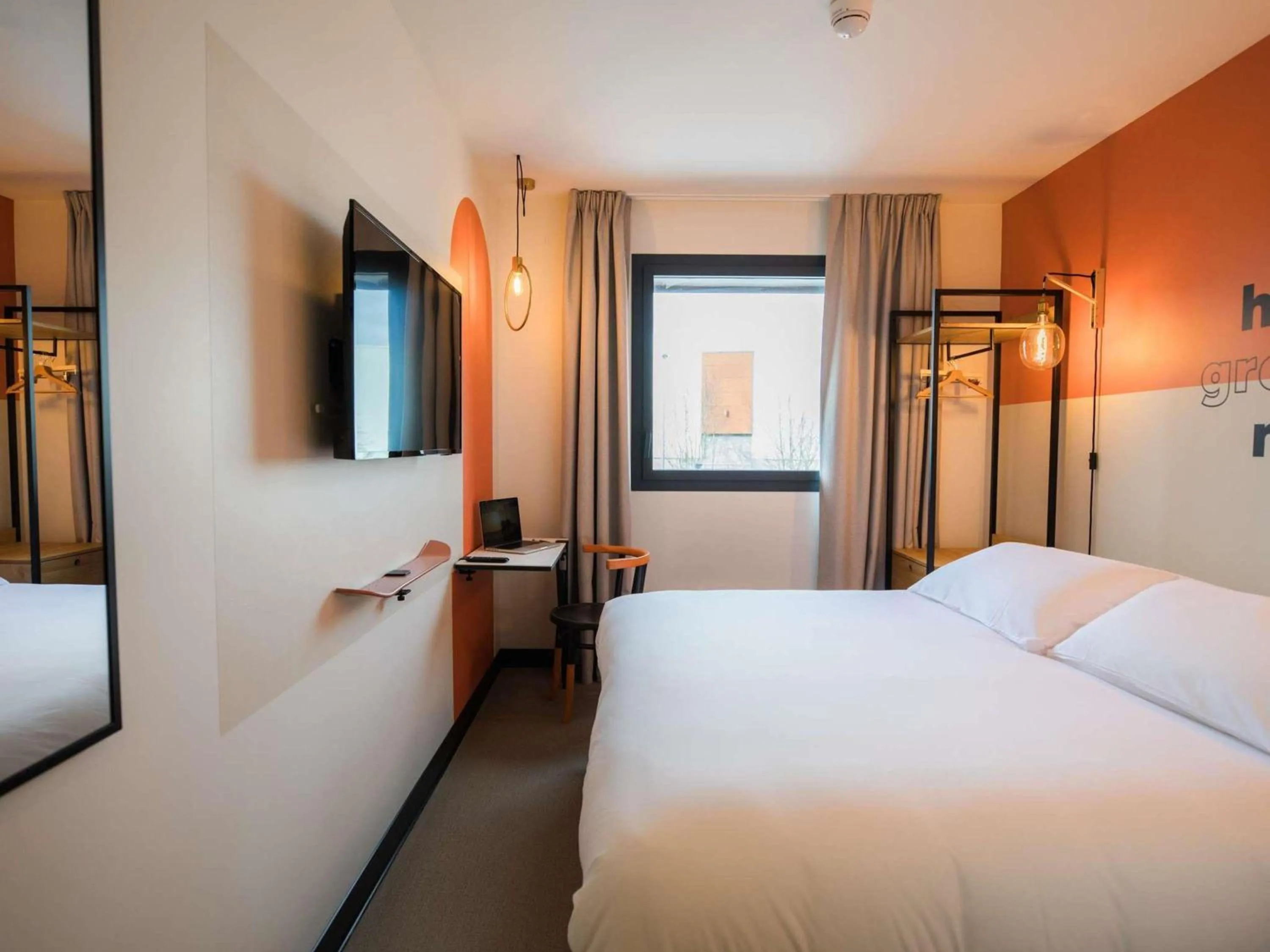 Bedroom, Bed in Greet Hotel Brest Aéroport