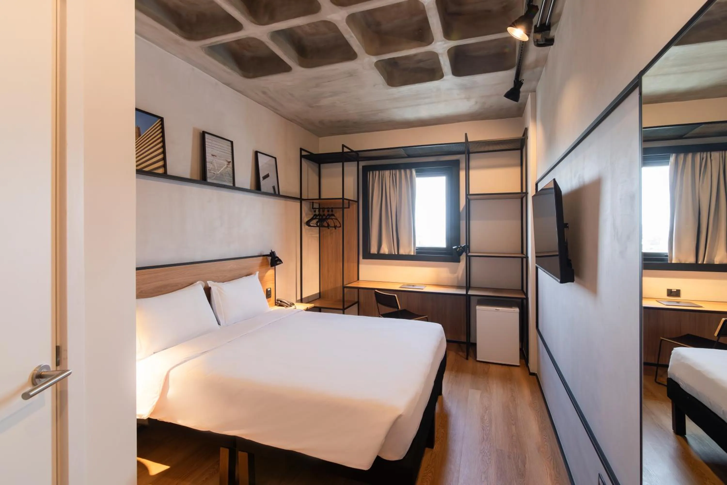 TV and multimedia, Bed in ibis Tubarão