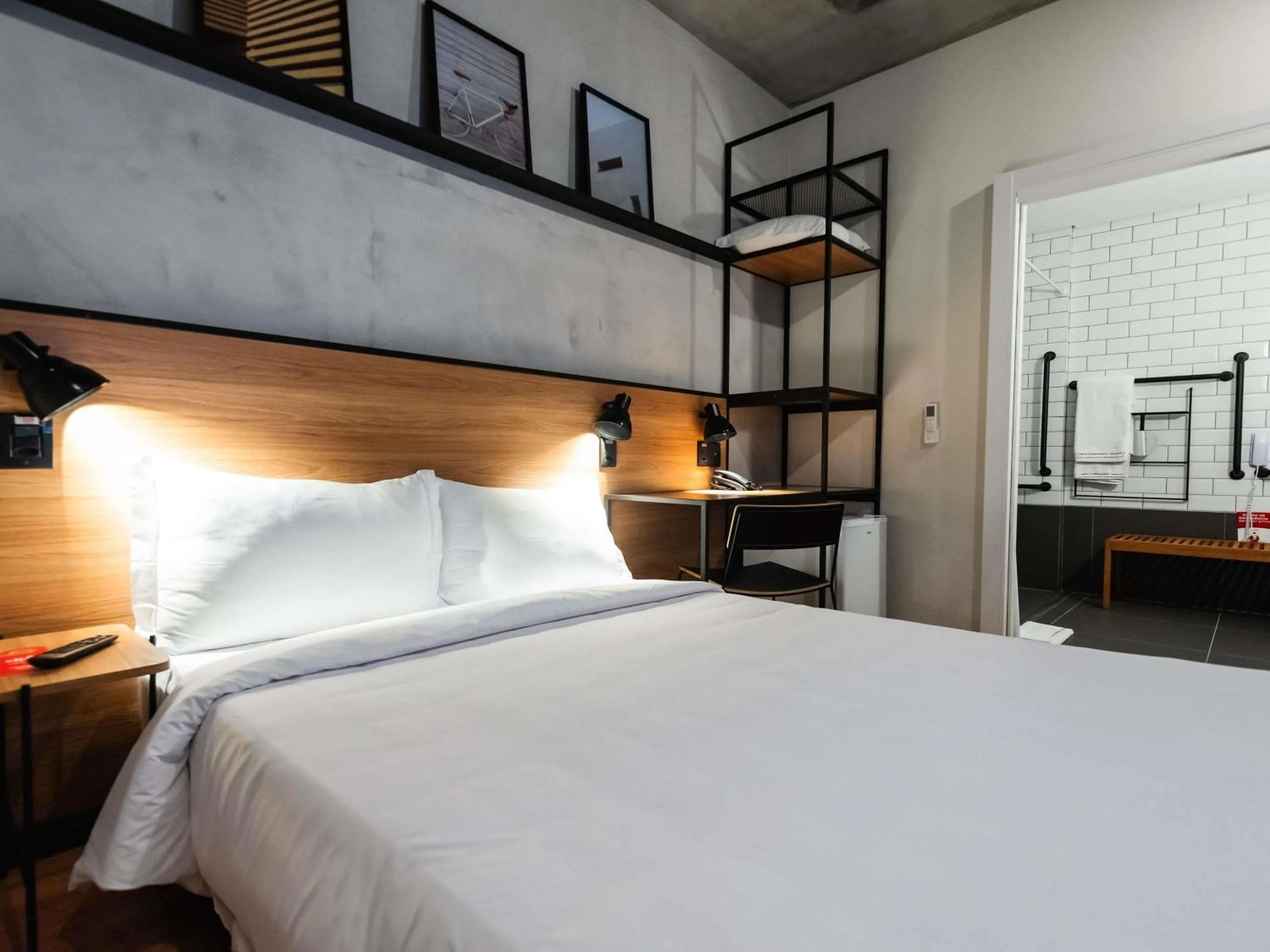 Bedroom, Bed in ibis Tubarão