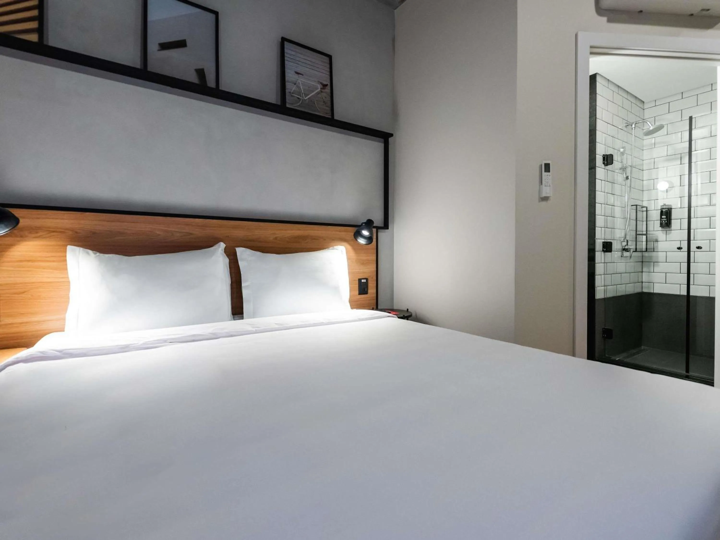 Bedroom, Bed in ibis Tubarão