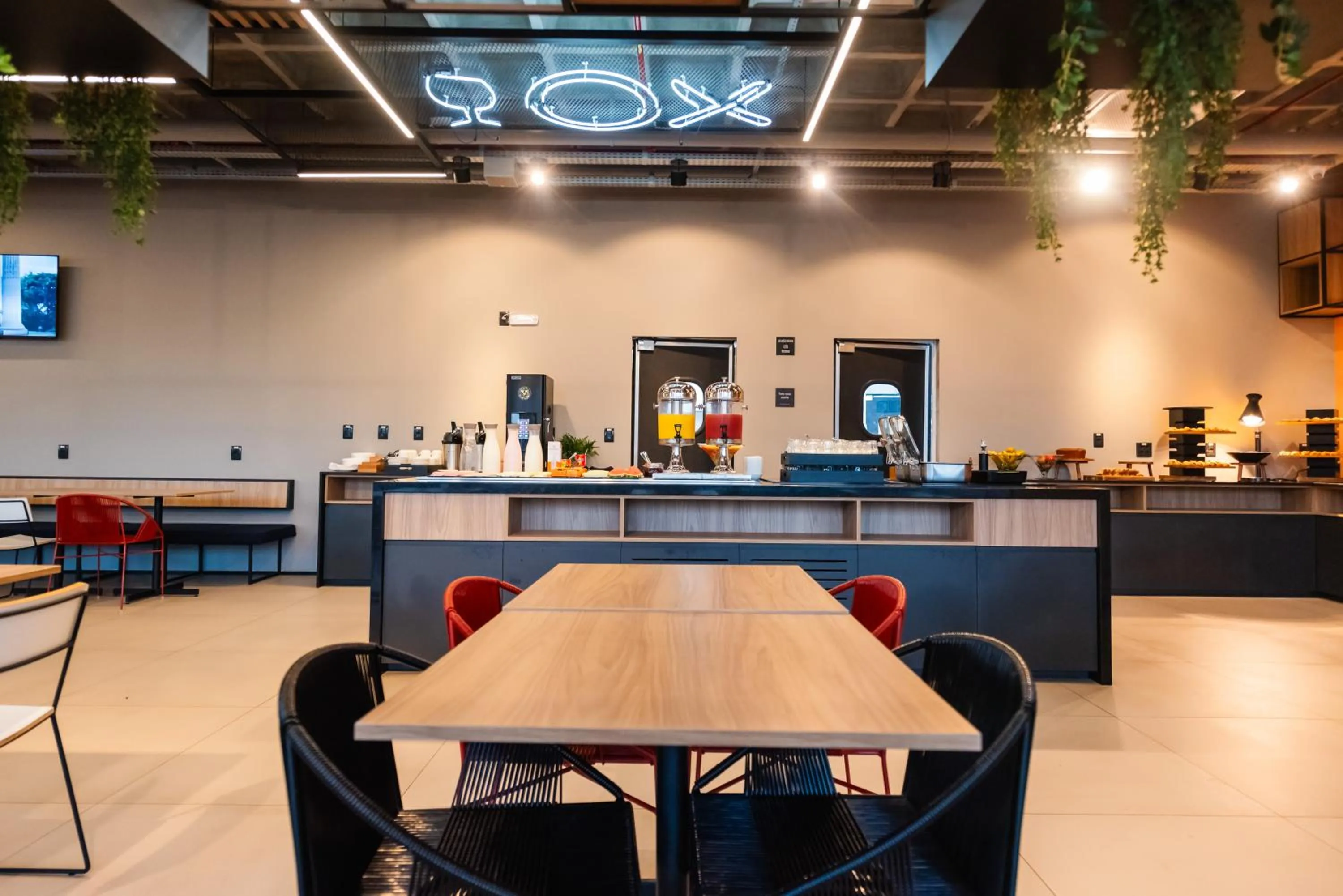 Restaurant/places to eat in ibis Tubarão