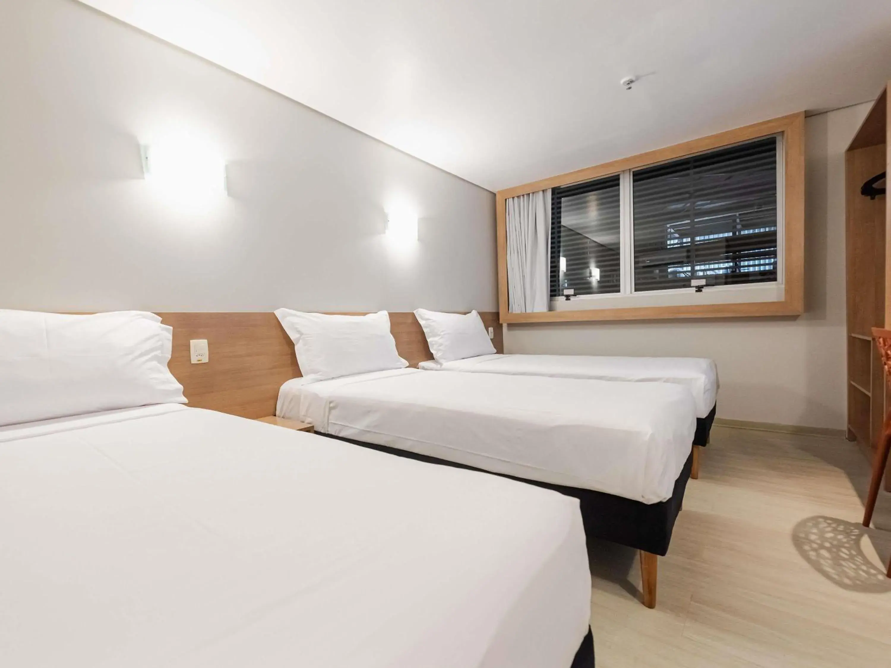 Standard Triple Room with Three Single Beds in ibis Styles Goiânia Shopping Estação Standard Triple Room with Three Single Beds in ibis Styles Goiânia Shopping Estação