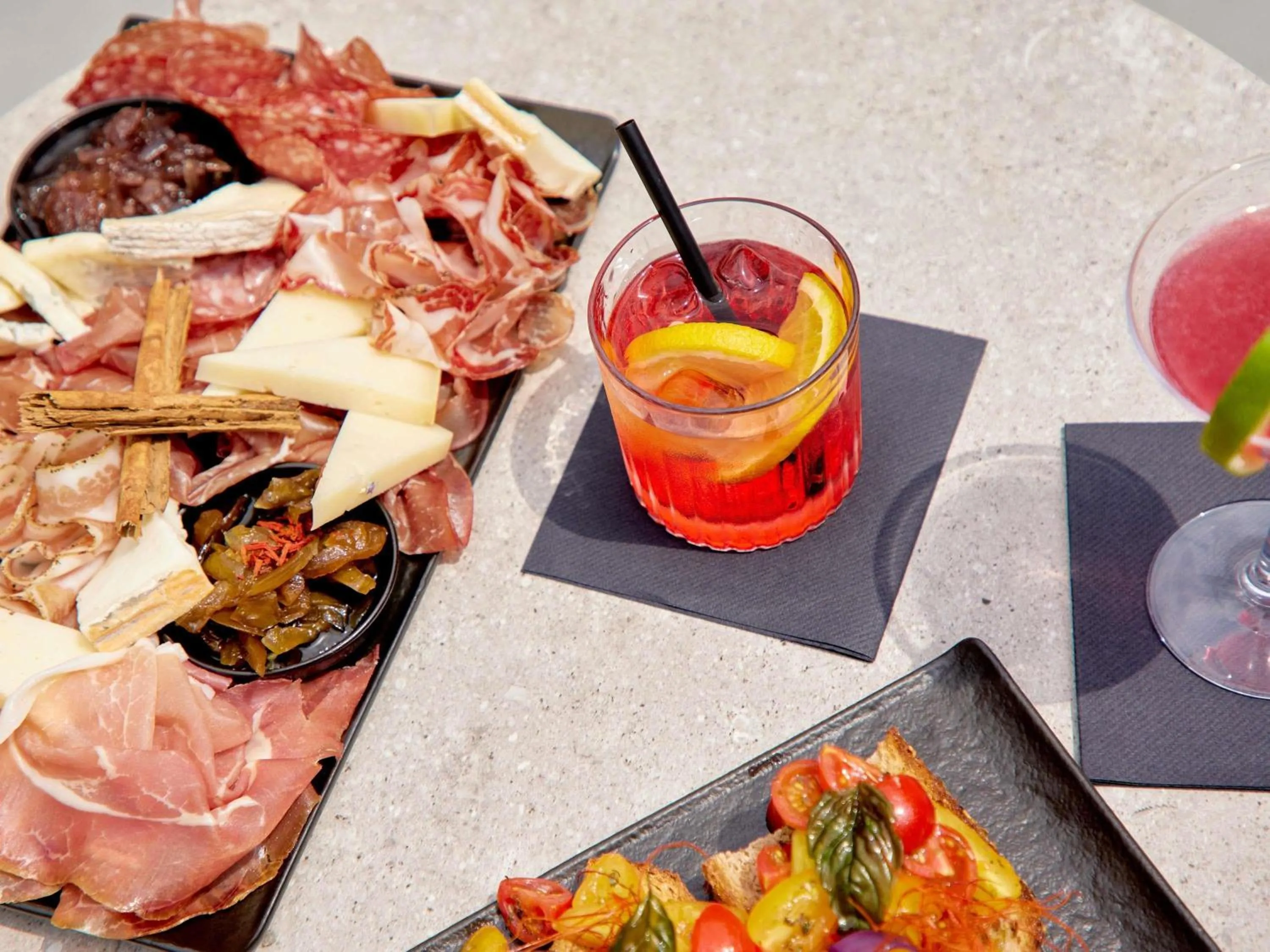 Lounge or bar in TRIBE Milano Malpensa