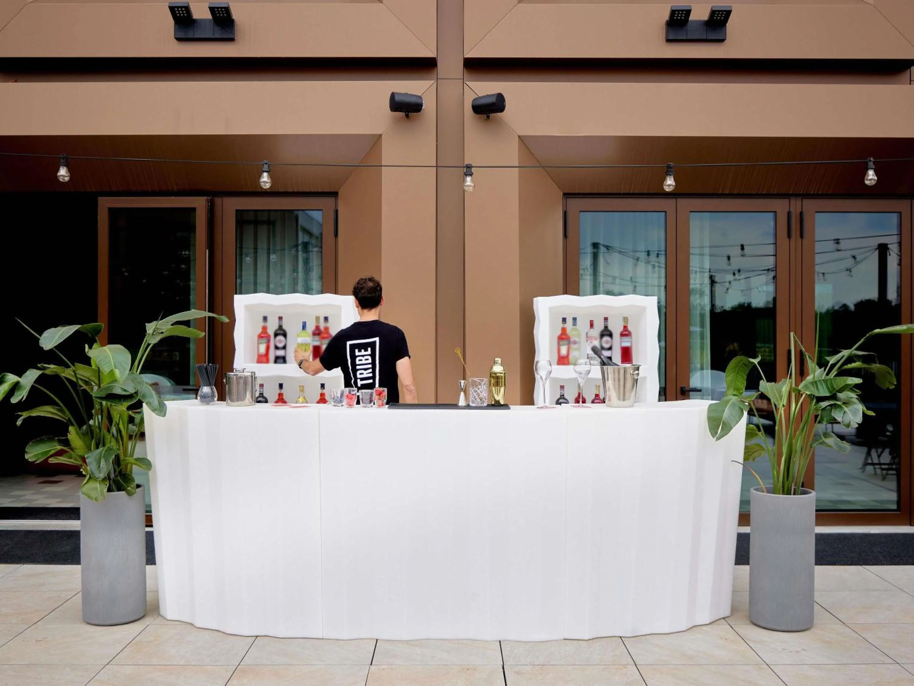 Lounge or bar in TRIBE Milano Malpensa