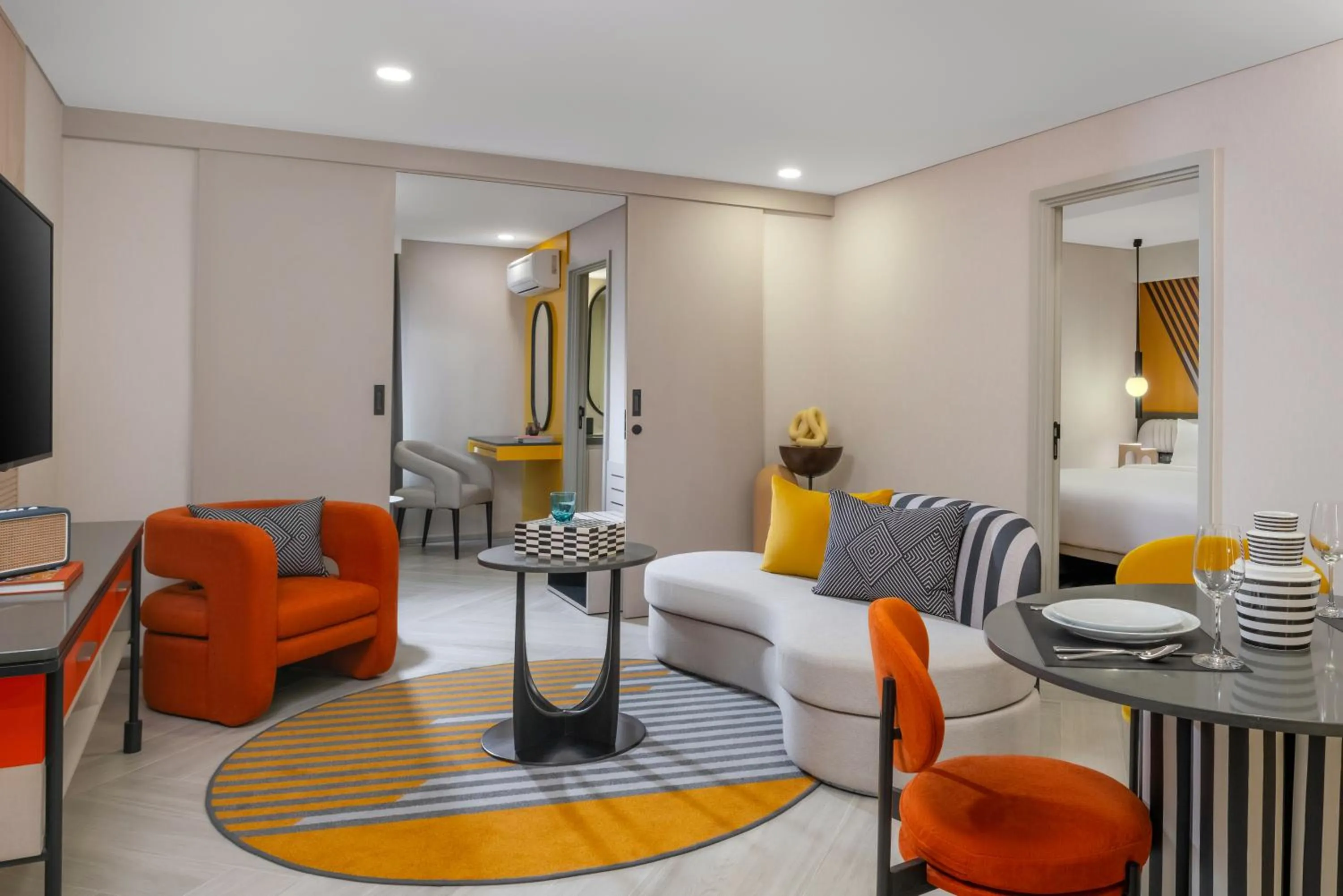 TV and multimedia in TRIBE Living Bangkok Sukhumvit 39 by AccorHotels