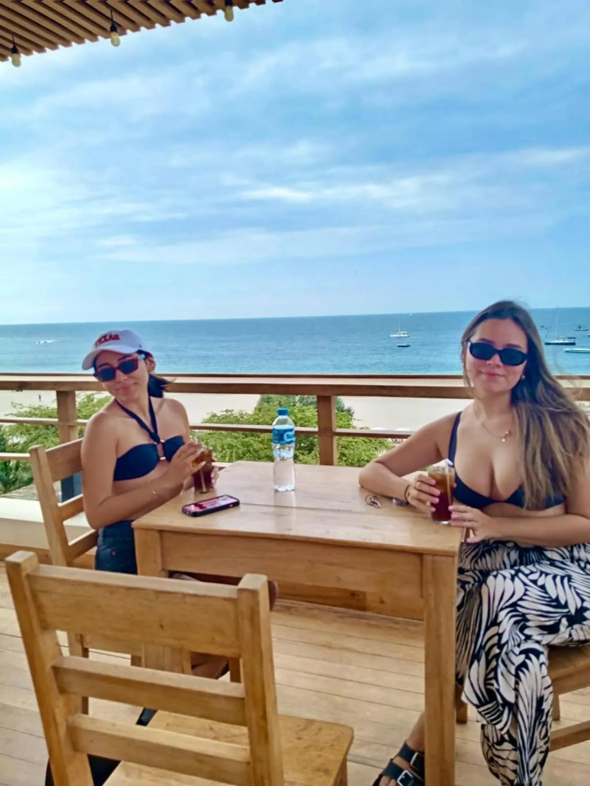 Food and drinks in PUNTA VELEROS ROOFTOP