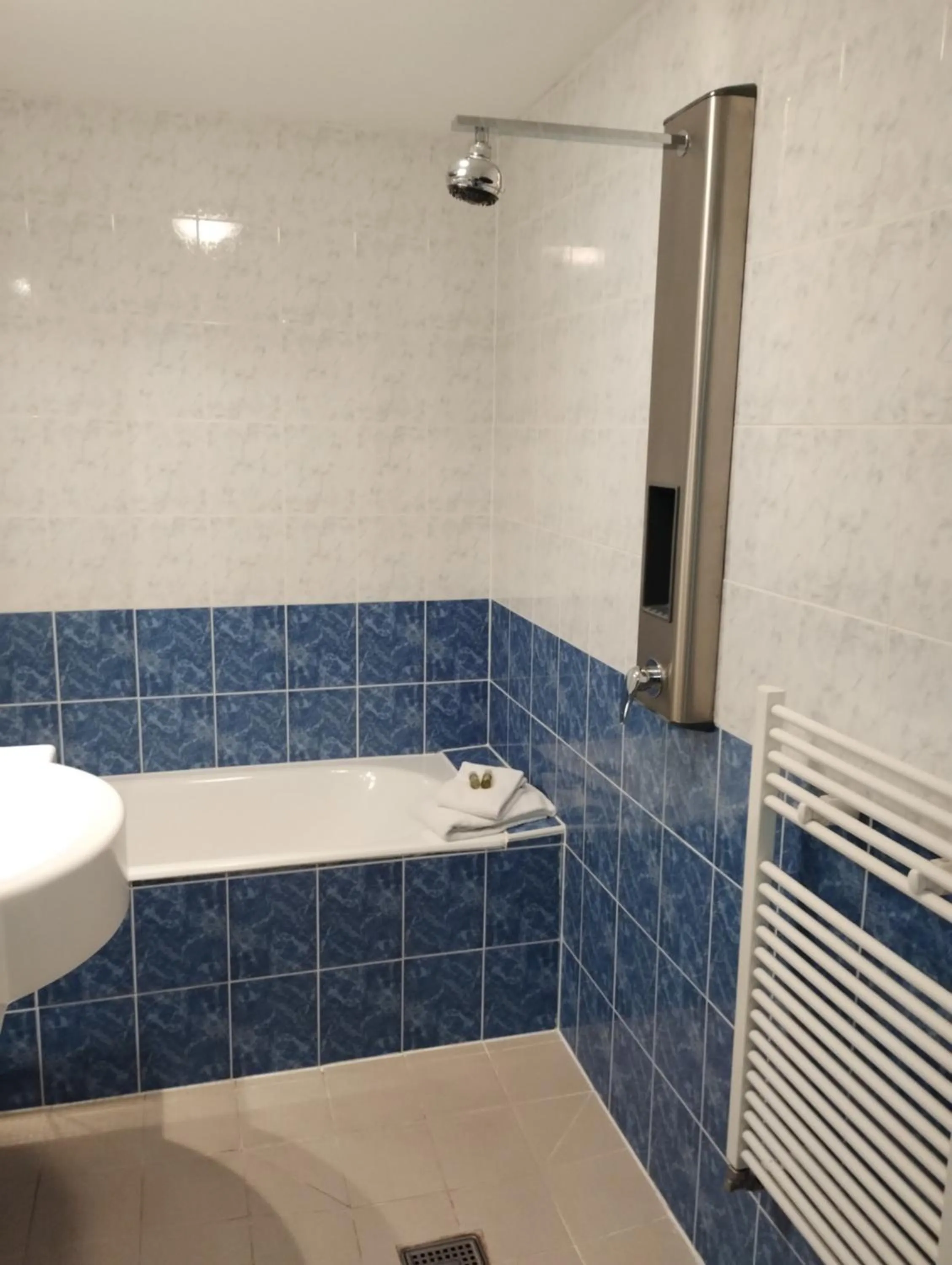 Shower in Hotel Rêve de la Vallée