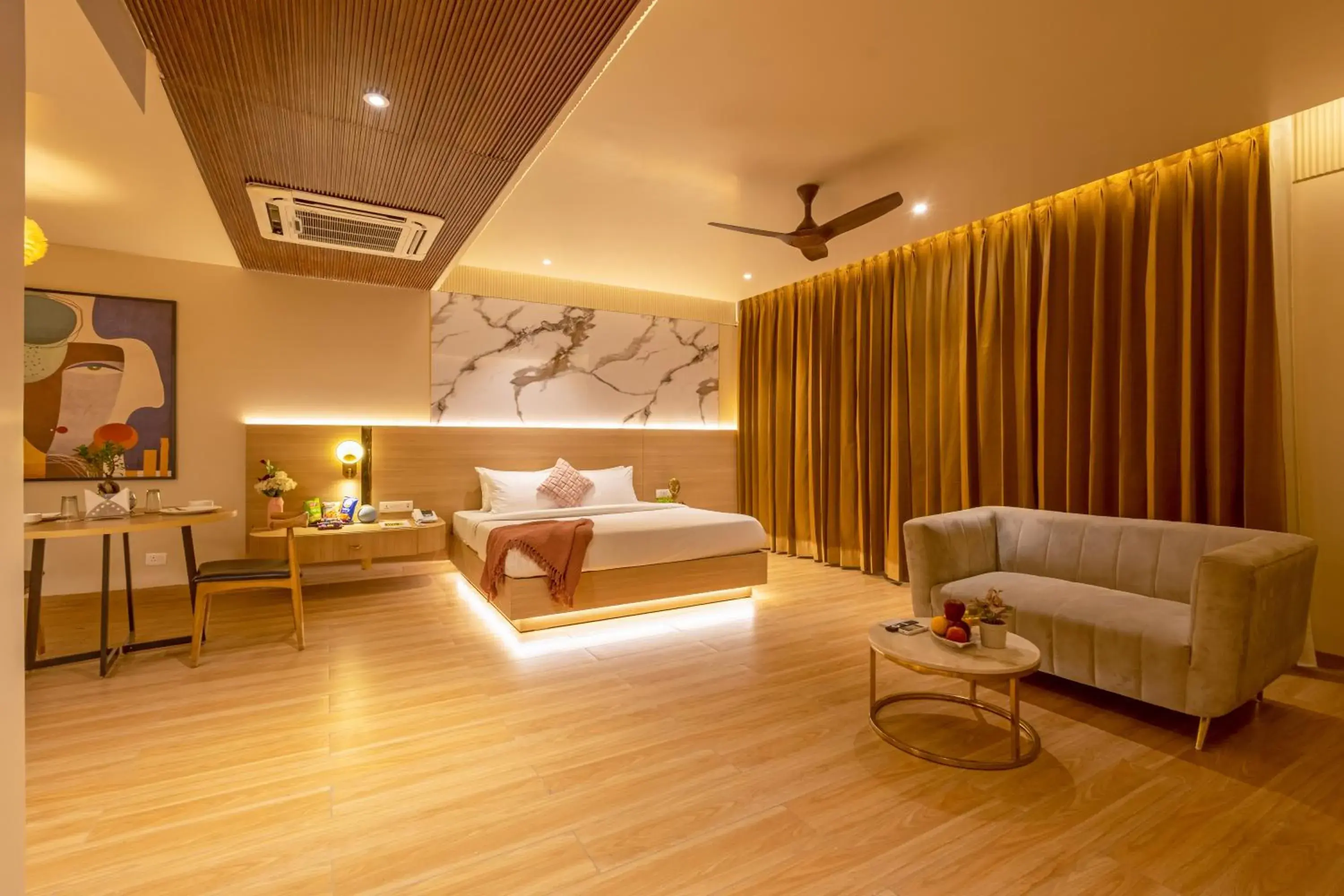 Suite with Hot Tub in BK Studio And Rooms Near Huda City Centre Suite with Hot Tub in BK Studio And Rooms Near Huda City Centre
