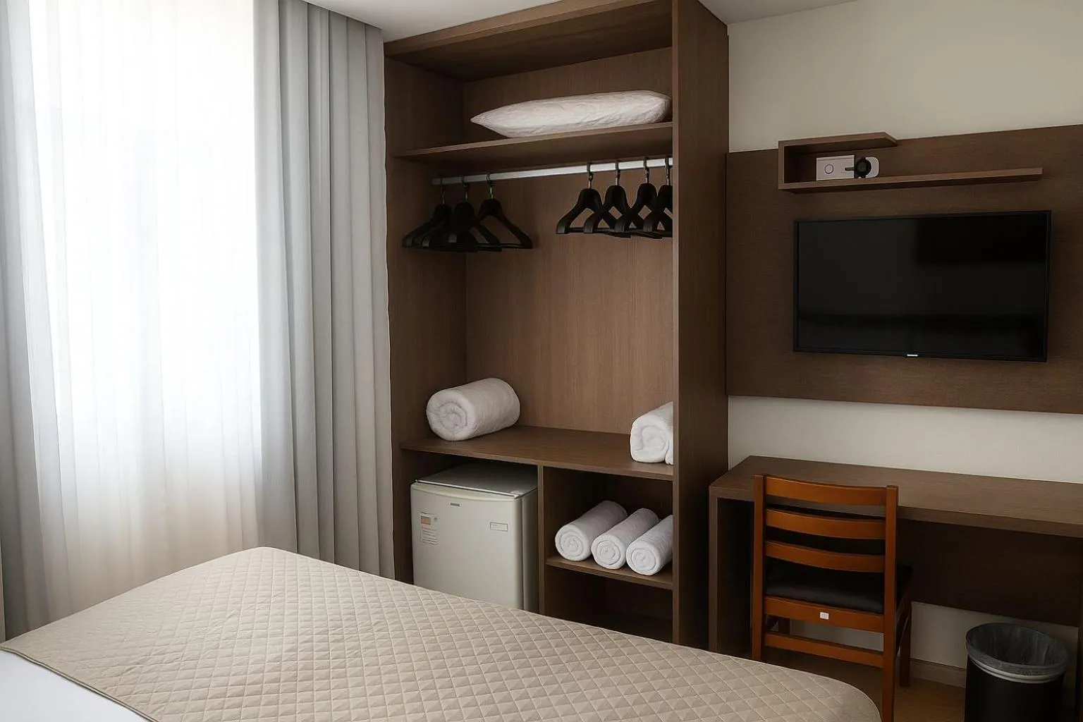 Bed in Vida Plaza Hotel