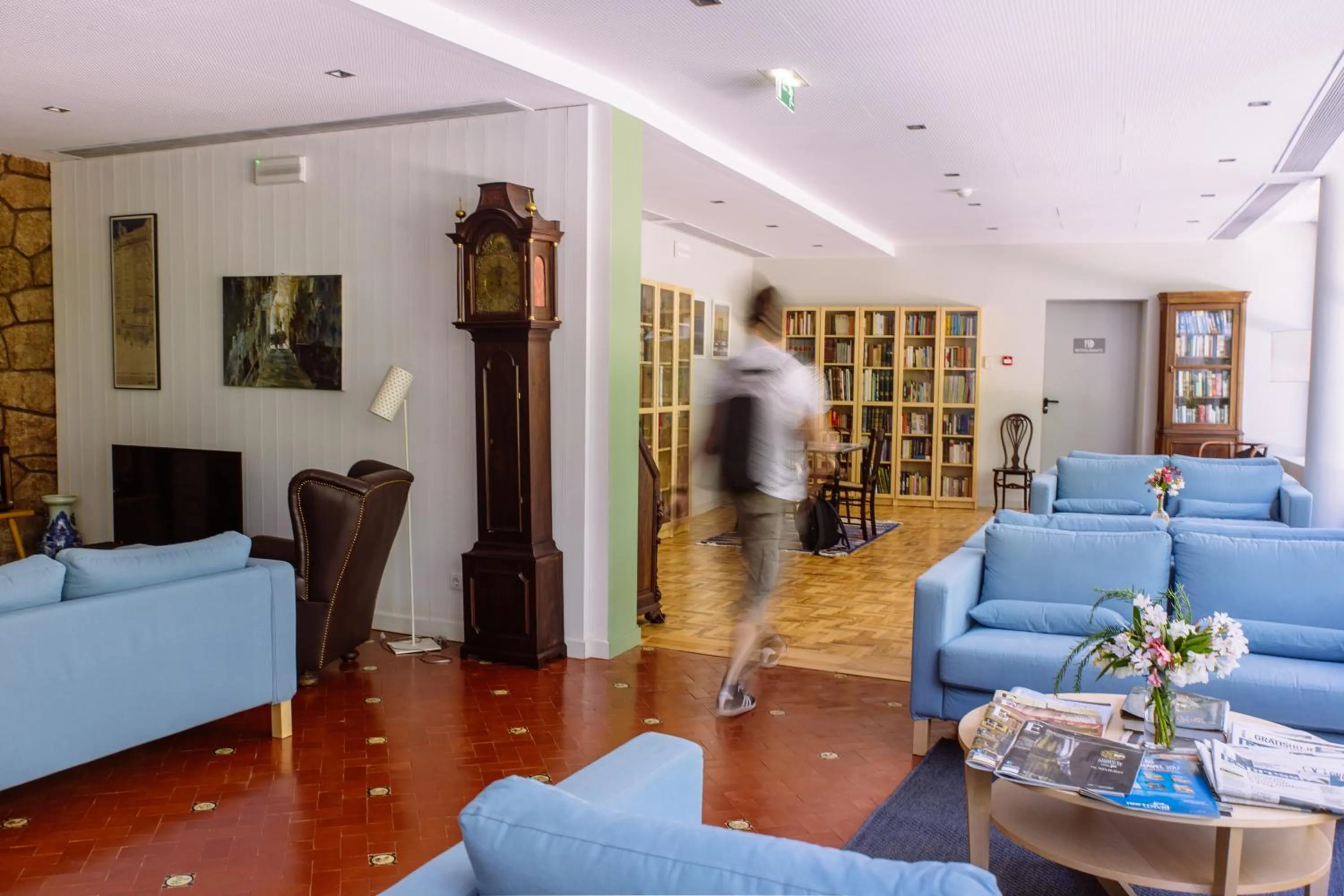 Communal lounge/ TV room in Hotel Rural Misarela