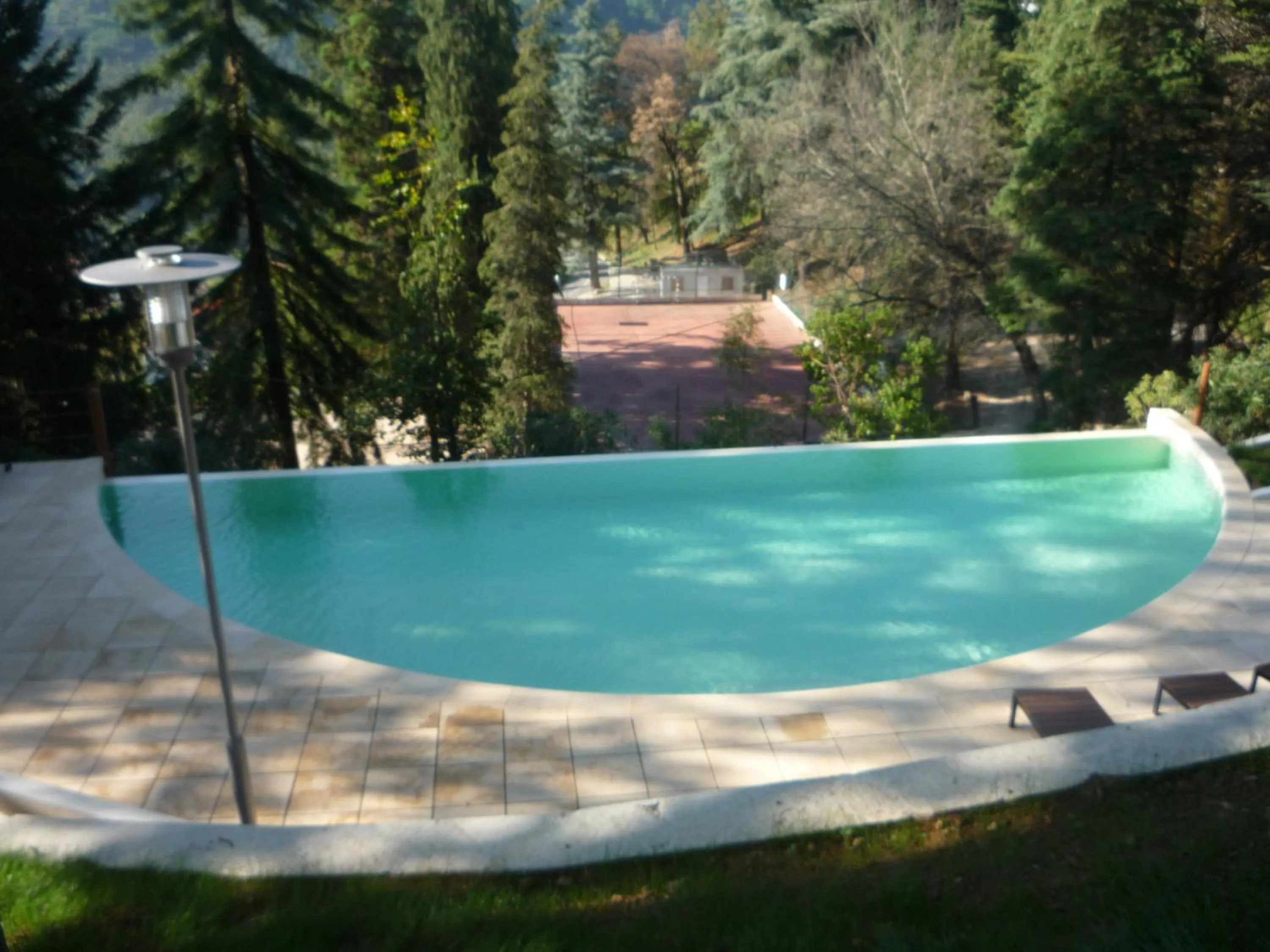 Tennis court in Hotel Rural Misarela
