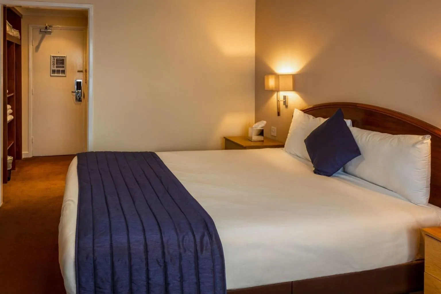 Bedroom, Bed in Britannia Leeds Bradford Airport