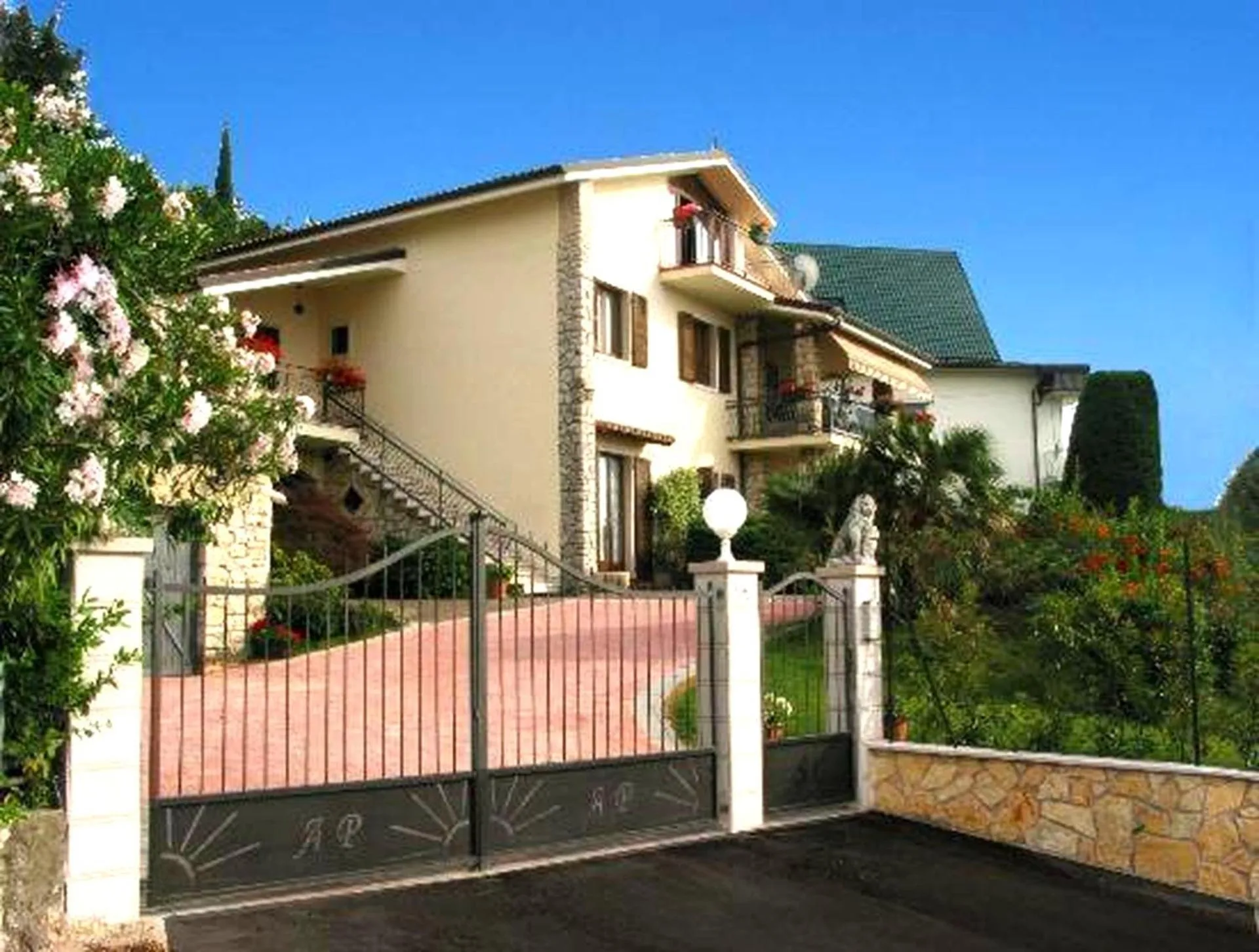 Property building in Bed and Breakfast Due Leoni