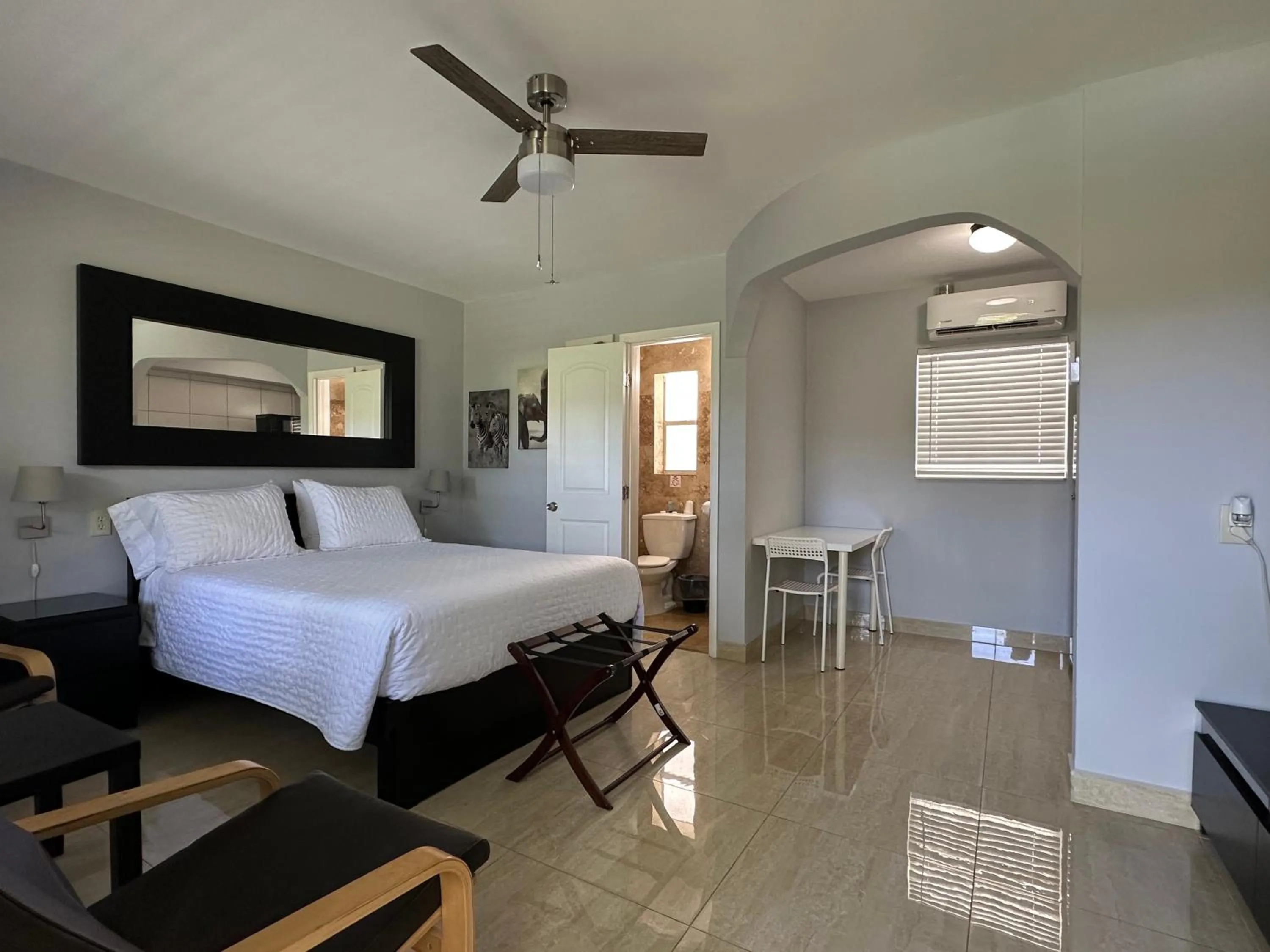 View (from property/room), Bed in White Horse Motel