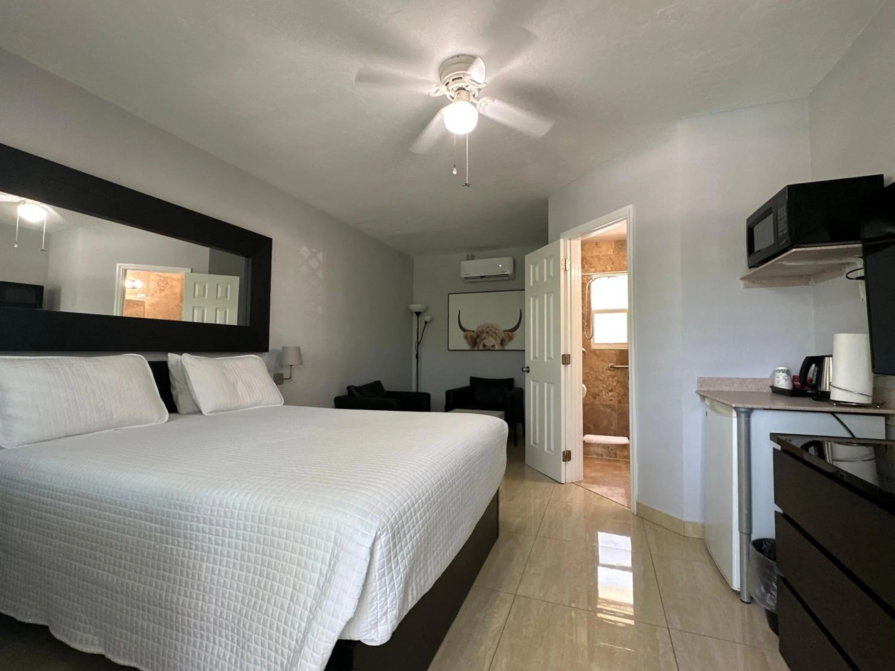 View (from property/room), Bed in White Horse Motel