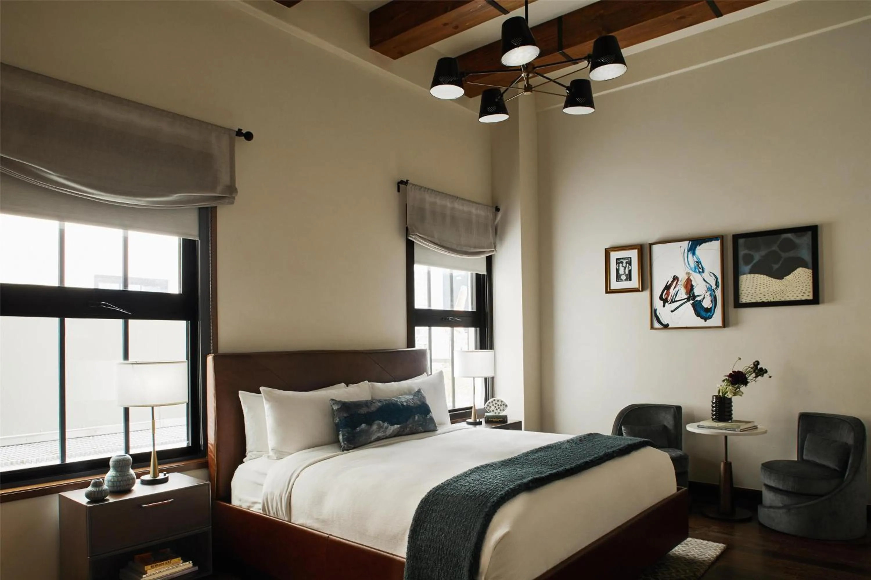 Photo of the whole room, Bed in Hotel Figueroa, Unbound Collection by Hyatt