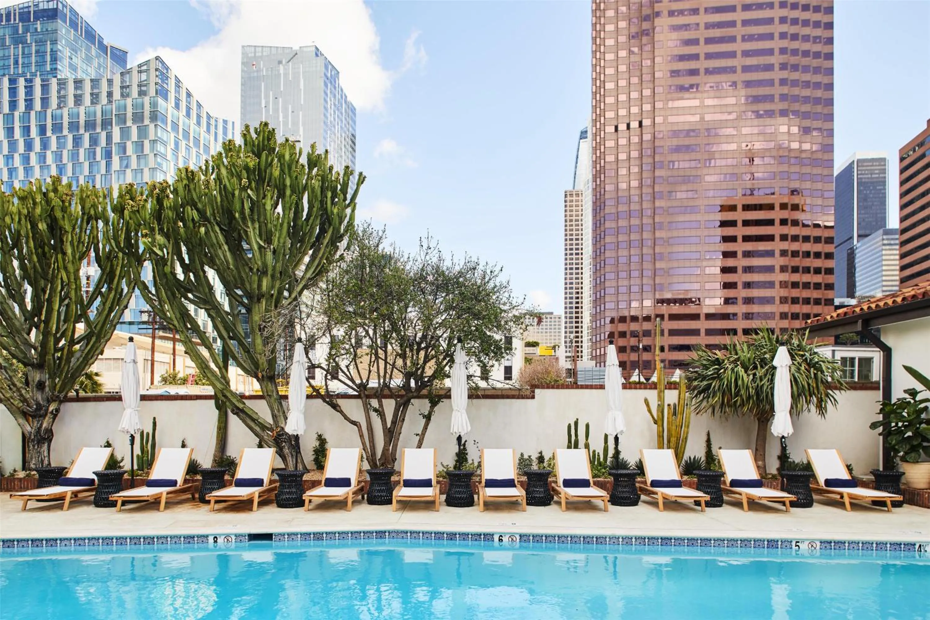 Swimming pool in Hotel Figueroa, Unbound Collection by Hyatt