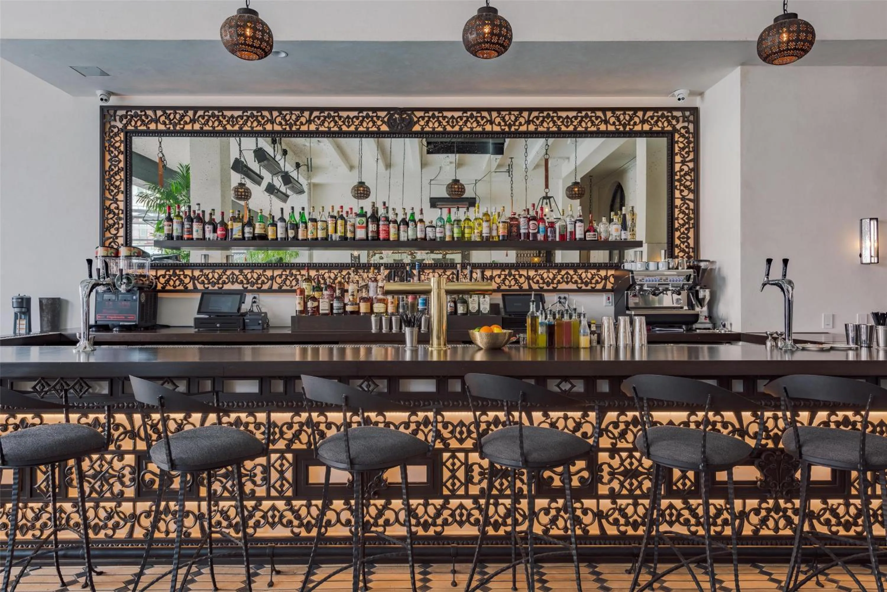 Lounge or bar in Hotel Figueroa, Unbound Collection by Hyatt