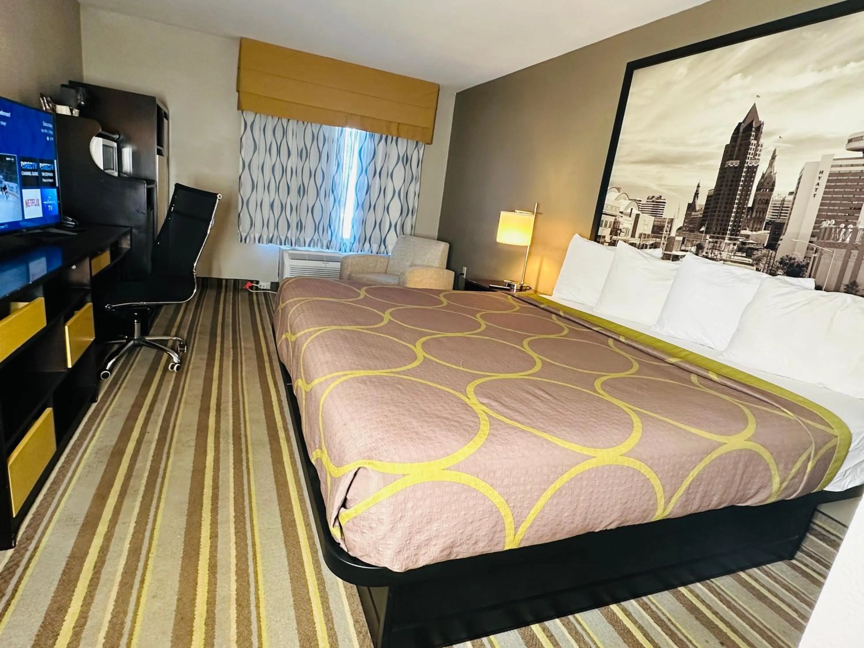 Bed in Super 8 by Wyndham Delavan Near Lake Geneva