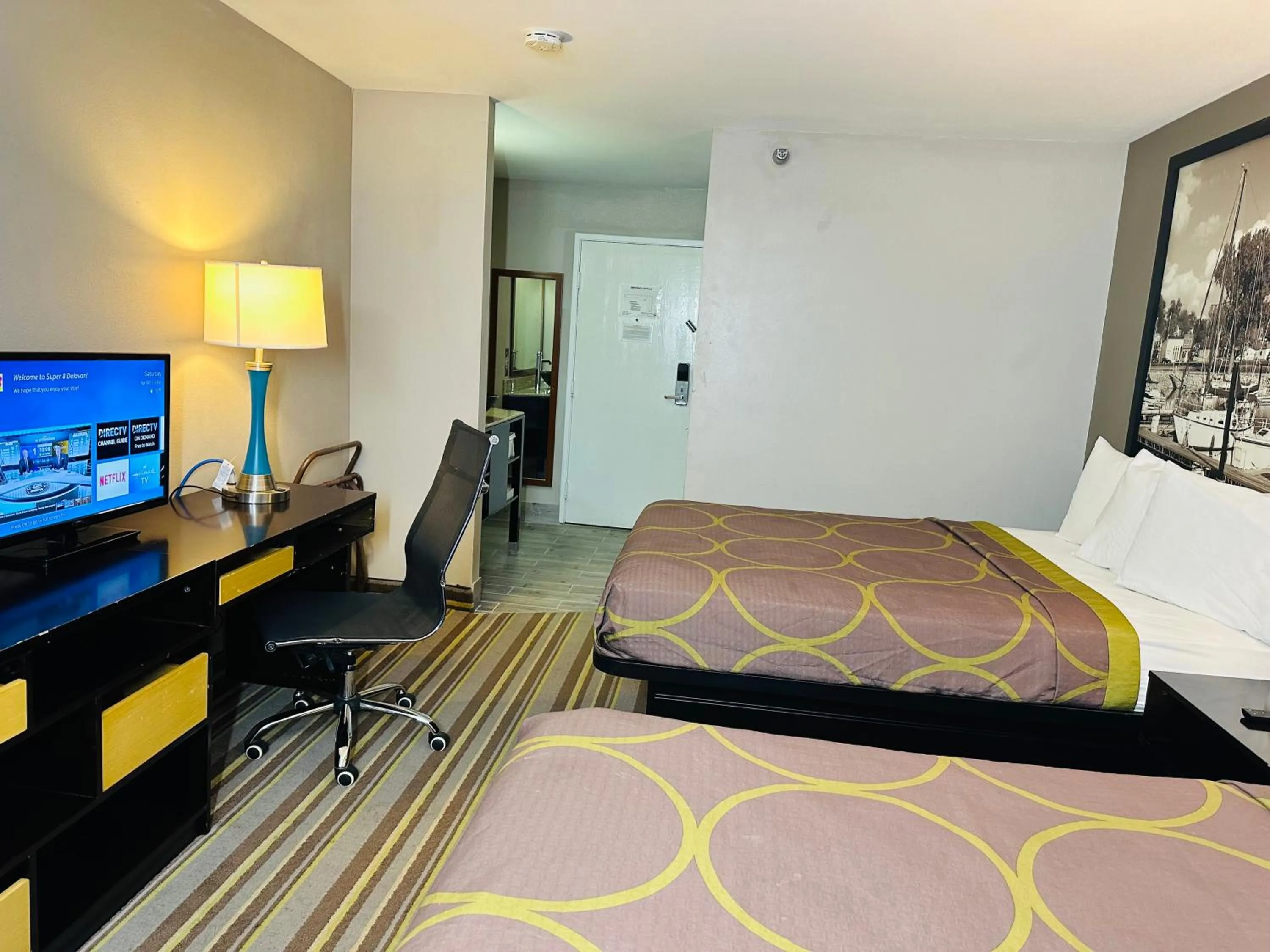 Bed in Super 8 by Wyndham Delavan Near Lake Geneva