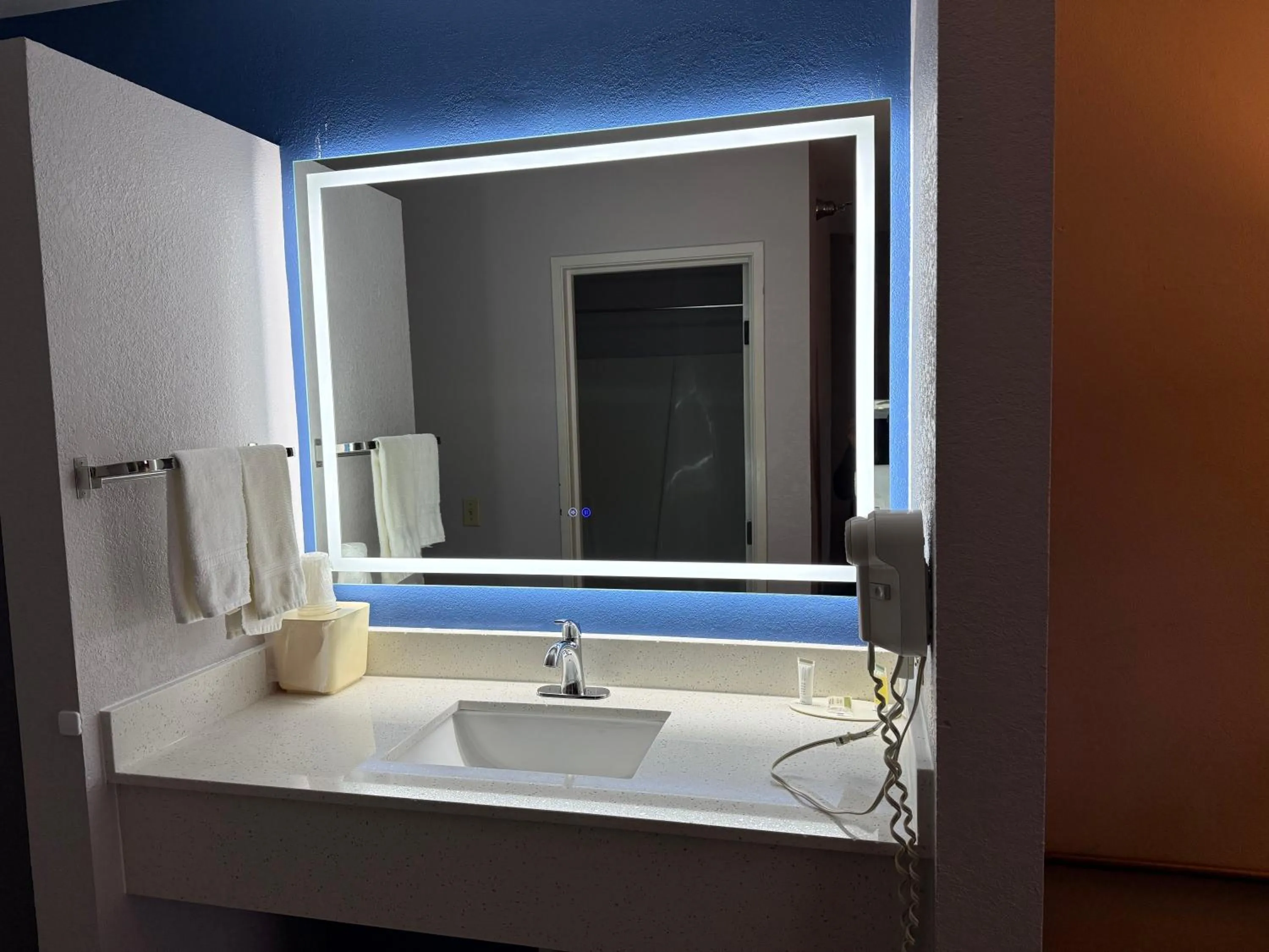 Delavan Inn and Suites