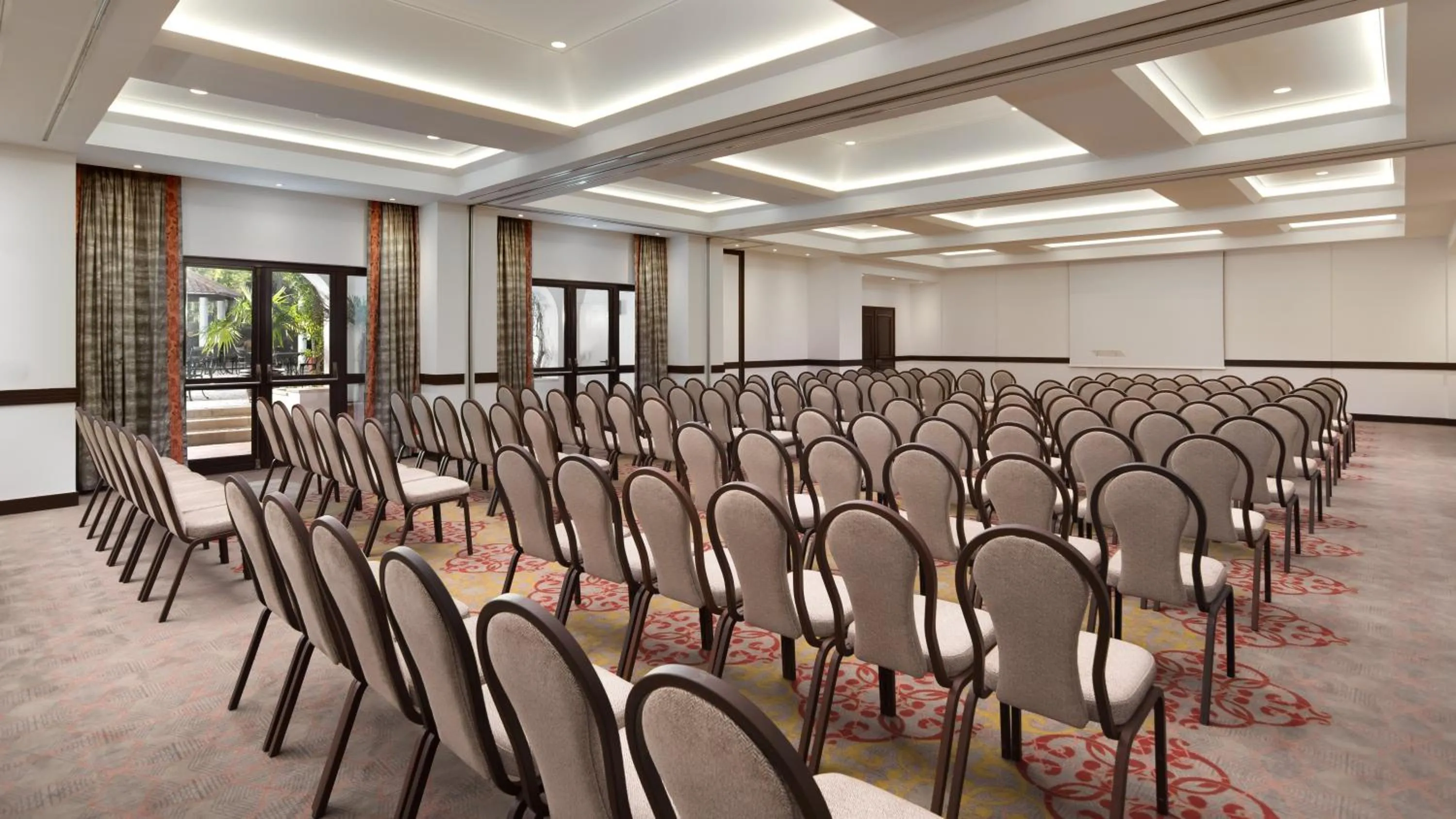 Meeting/conference room in Pine Cliffs Suites