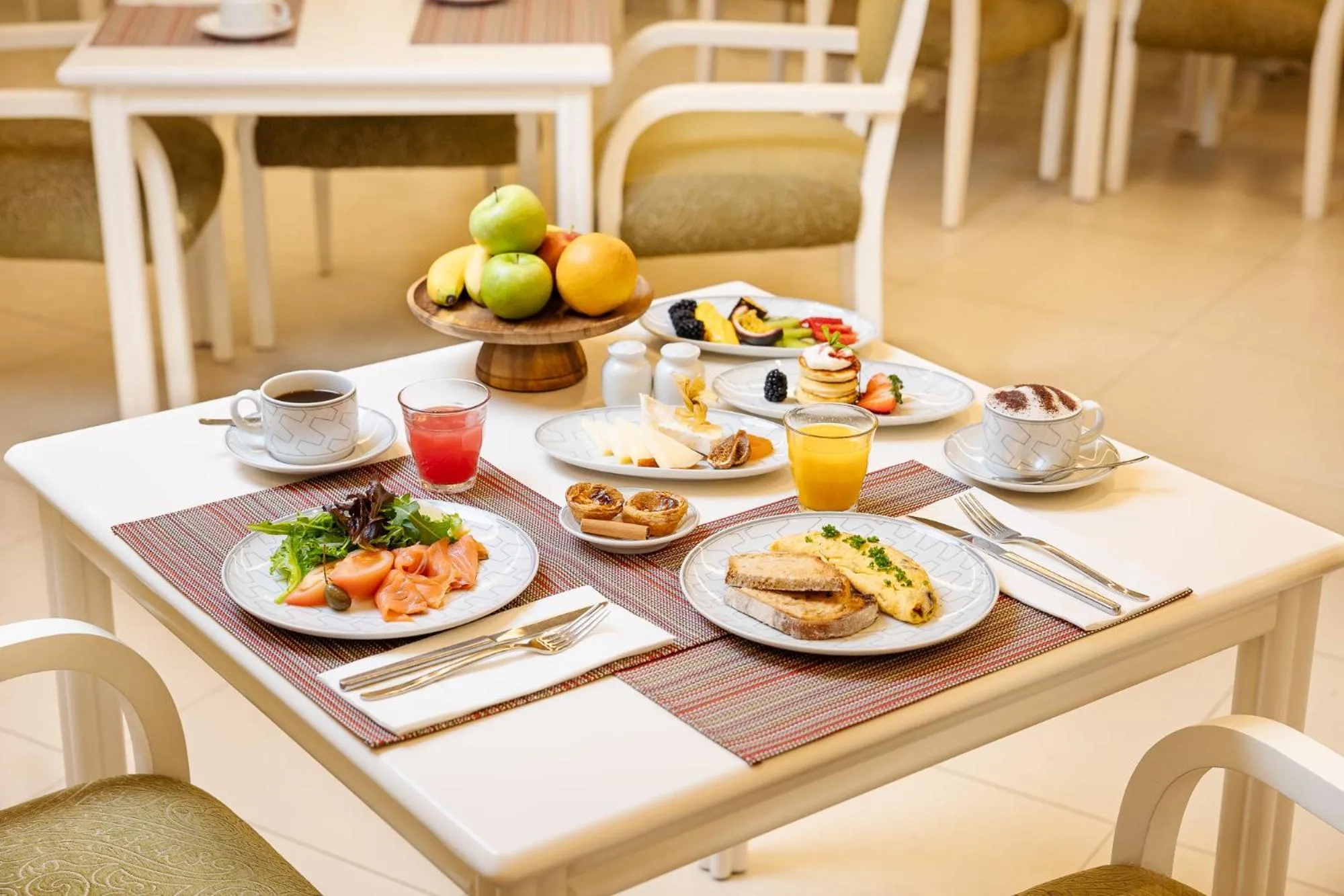 Buffet breakfast in Pine Cliffs Suites