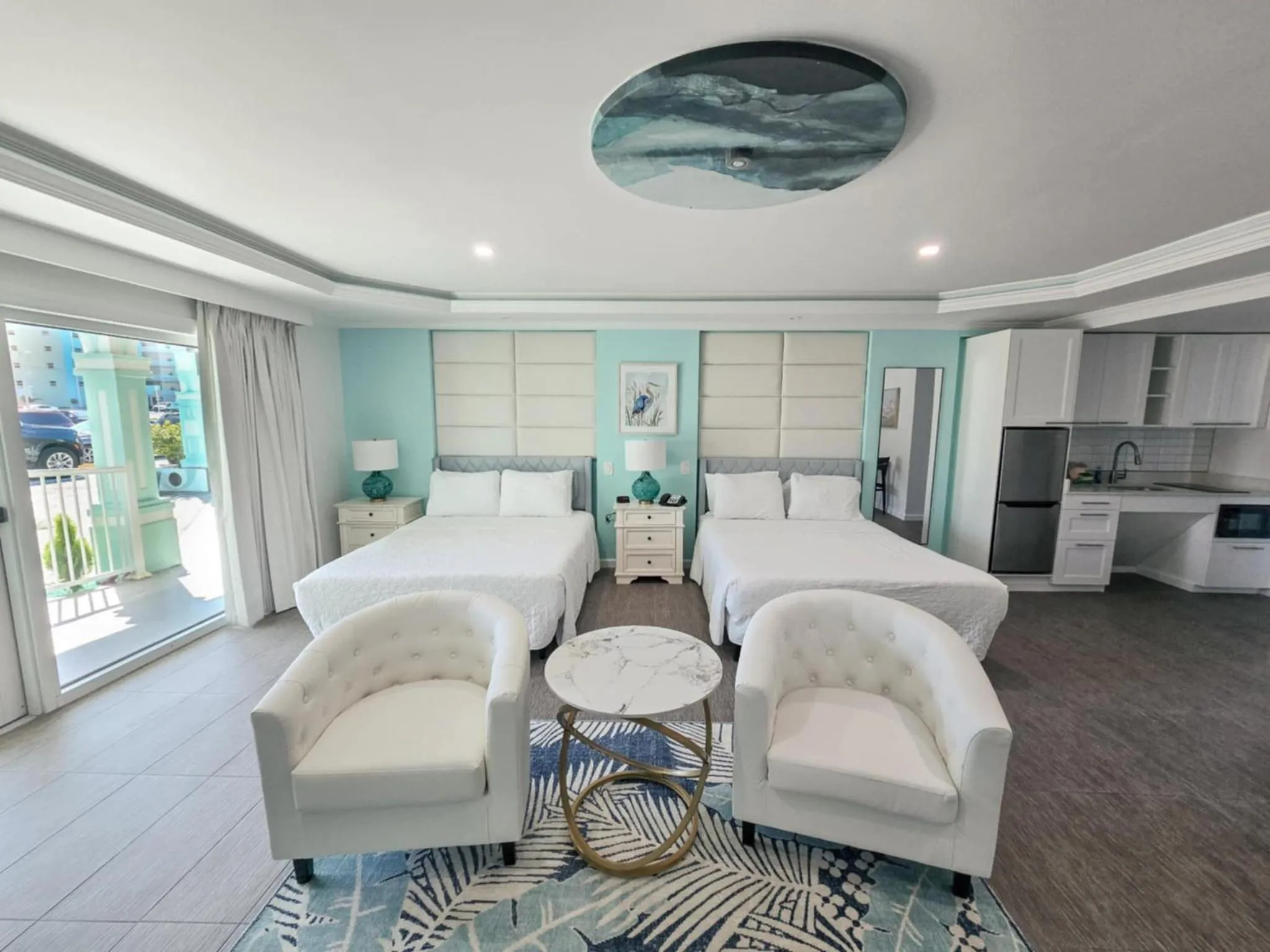 Kitchen or kitchenette in Island House Resort Hotel