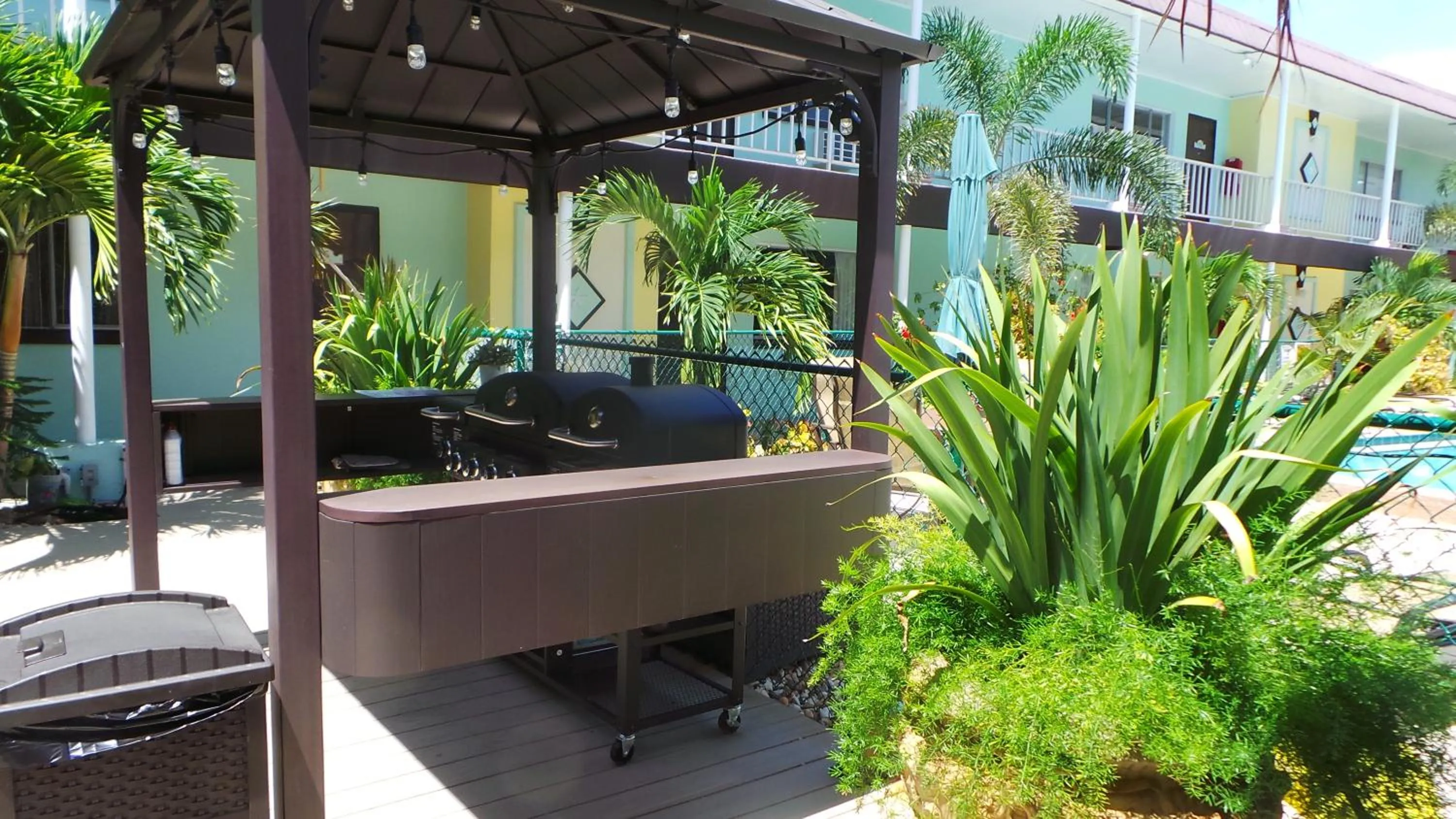 BBQ facilities in Island House Resort Hotel