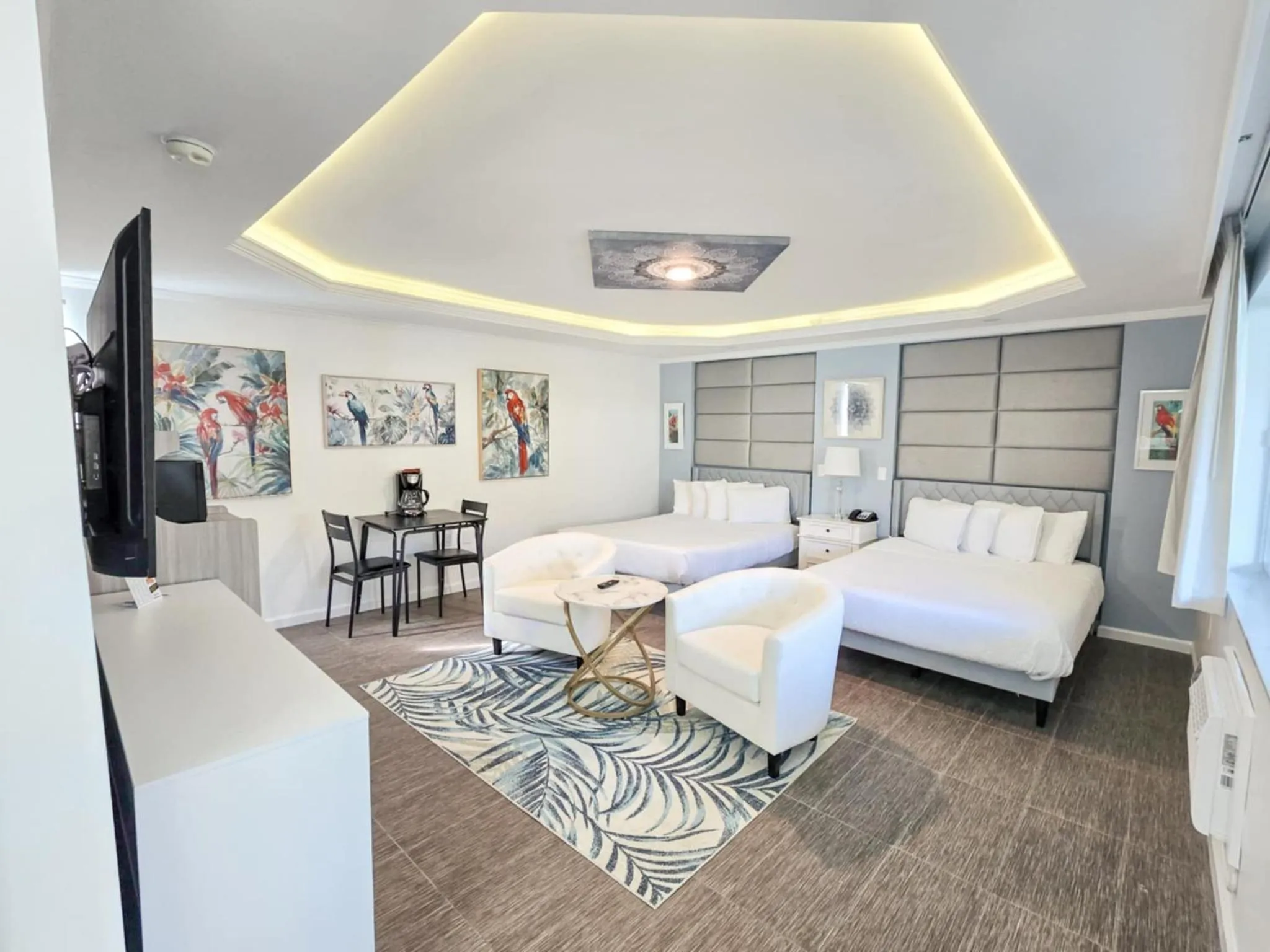 Bed in Island House Resort Hotel