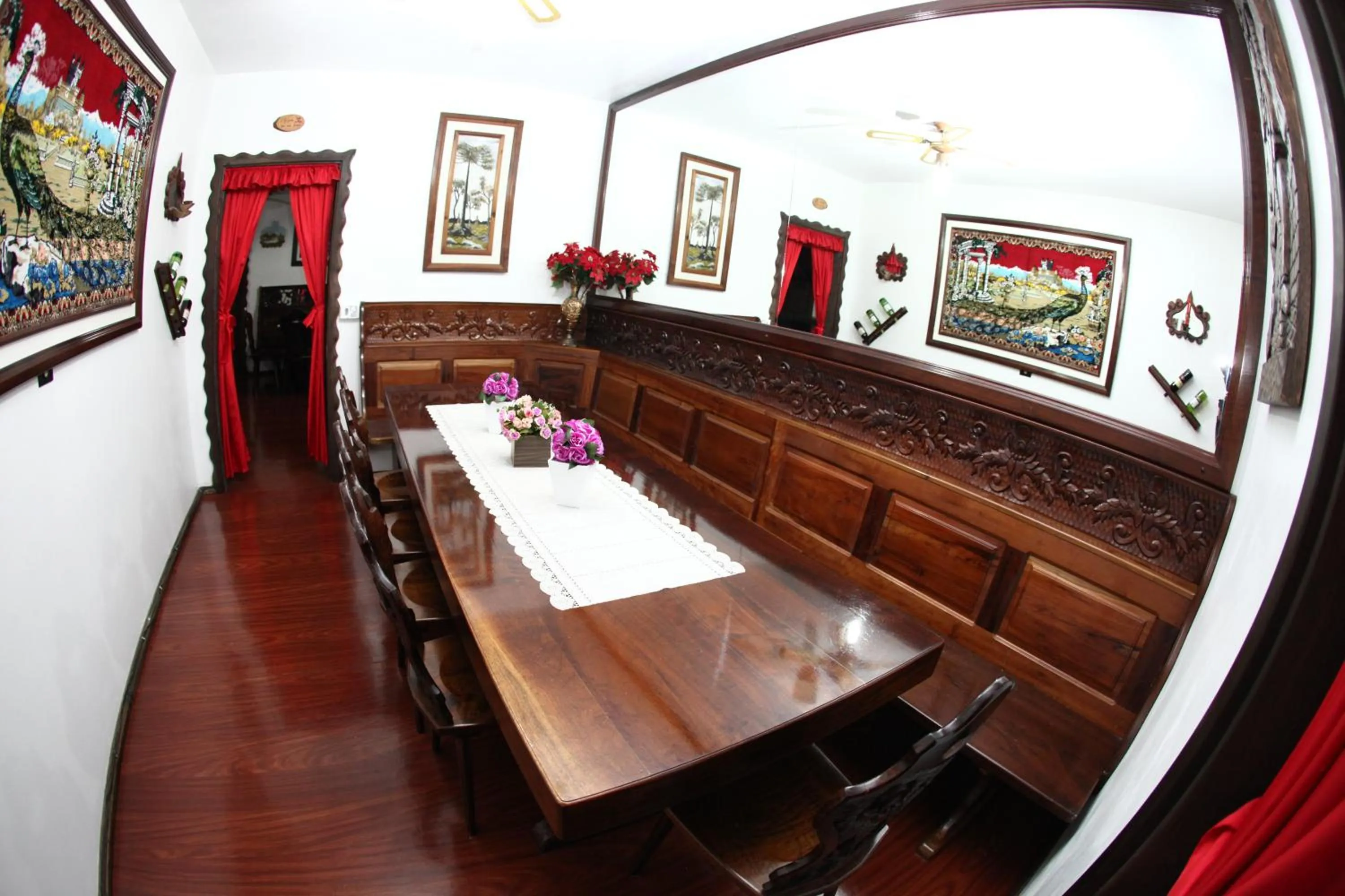 Food and drinks in Hotel Schneider