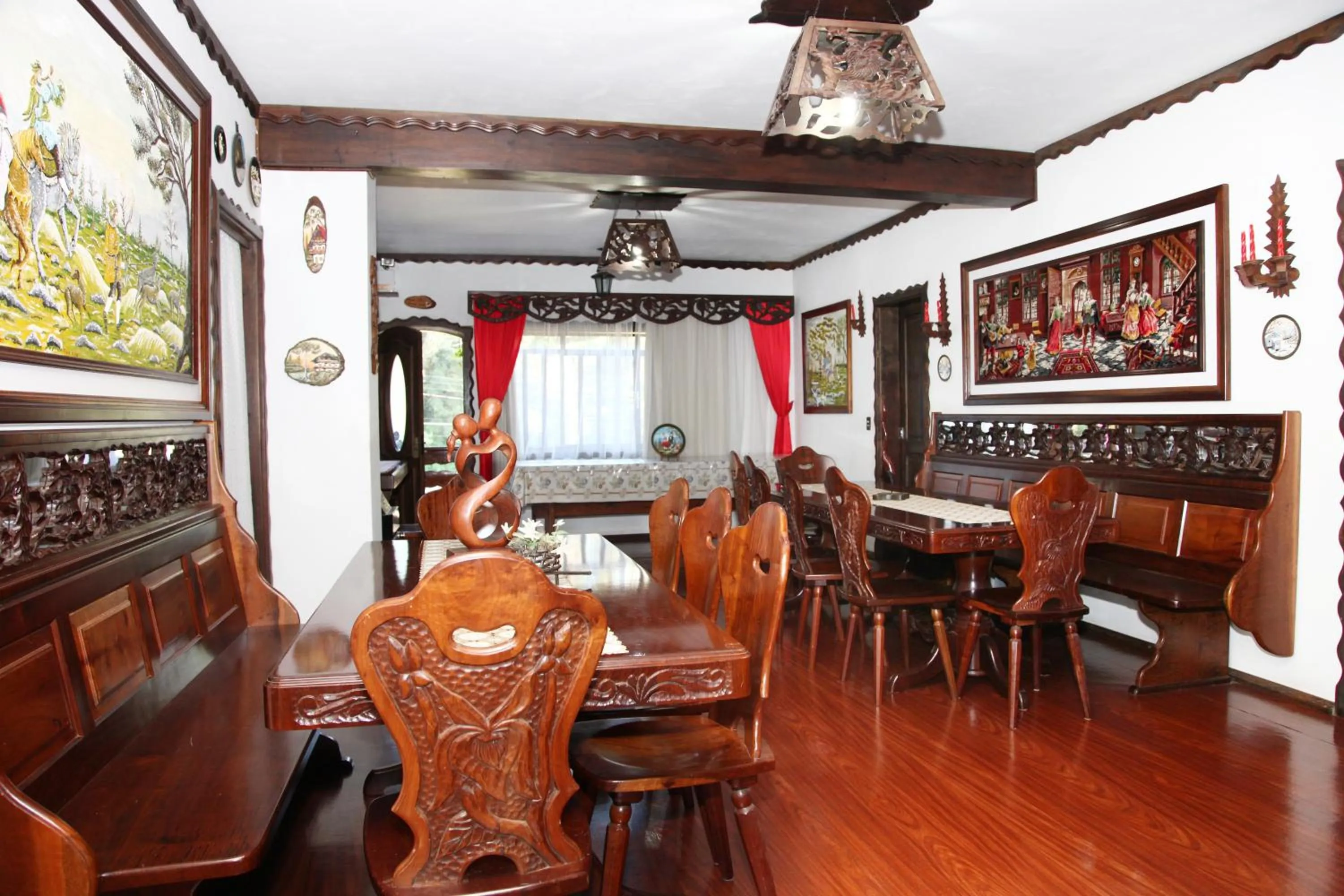 Food and drinks in Hotel Schneider