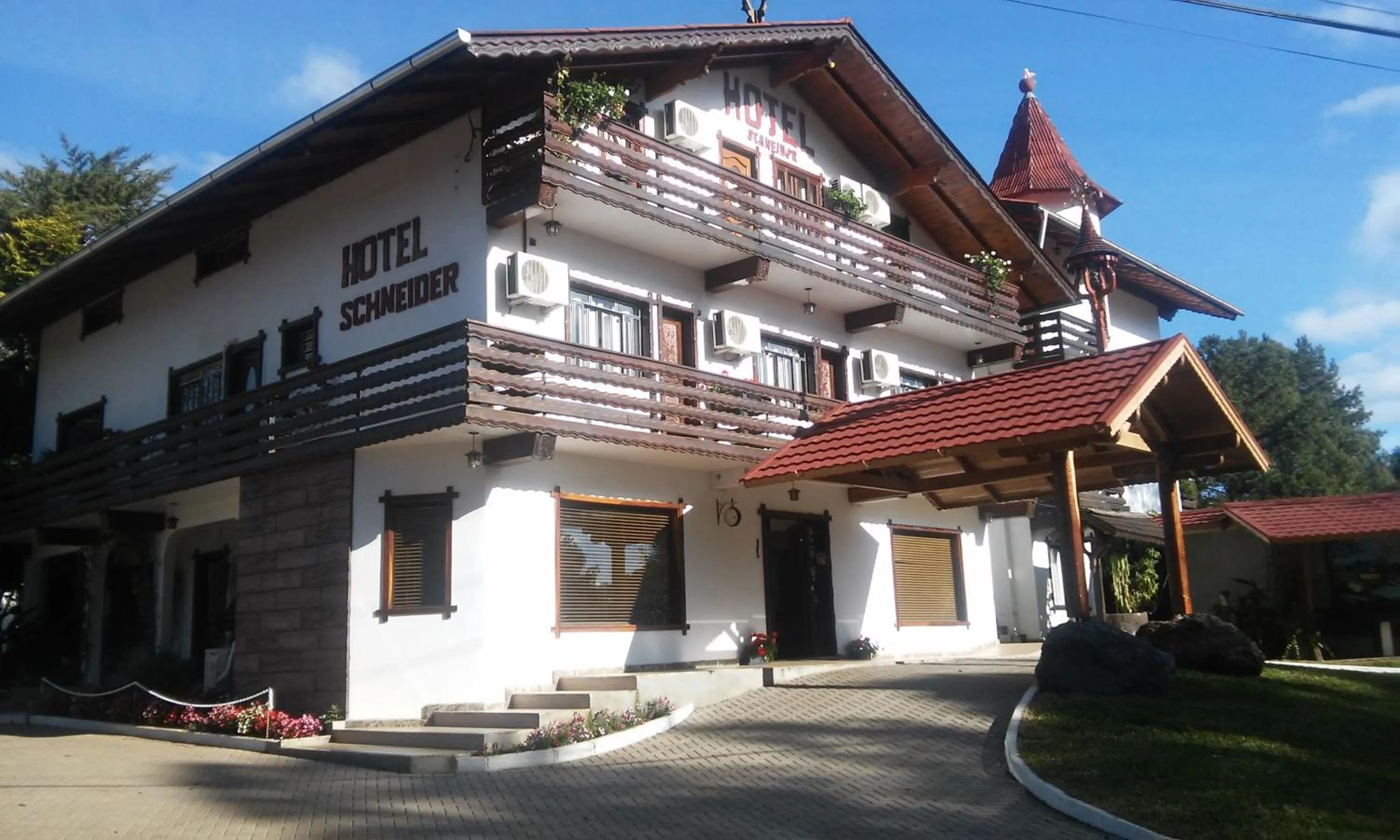 Facade/entrance in Hotel Schneider