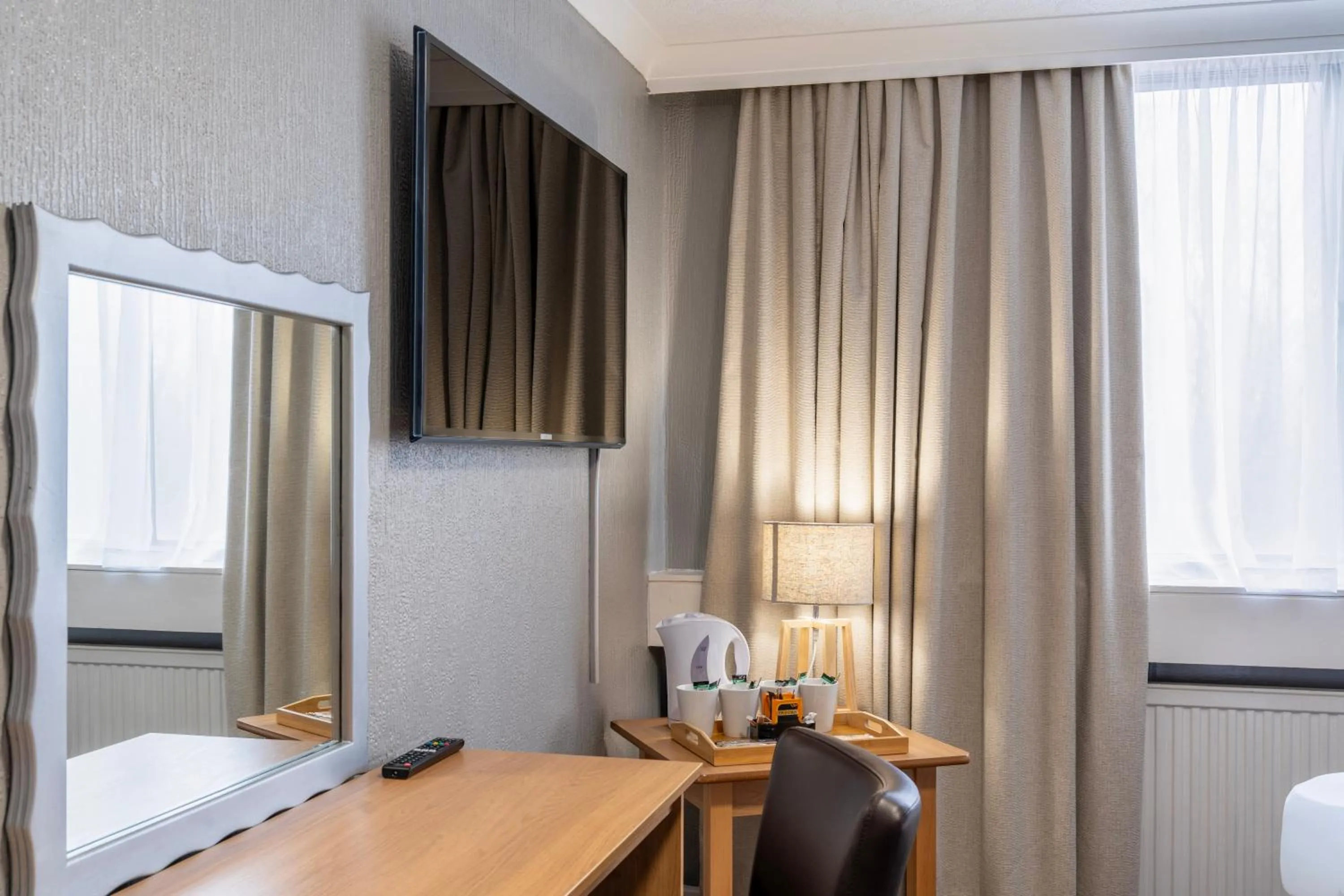 Bedroom in Airport Hotel Manchester