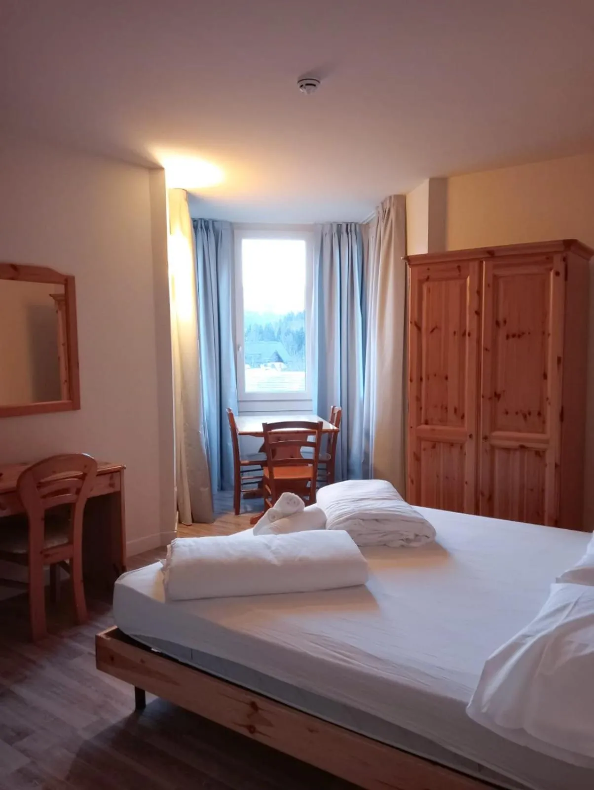 Photo of the whole room, Bed in Hotel Saisera