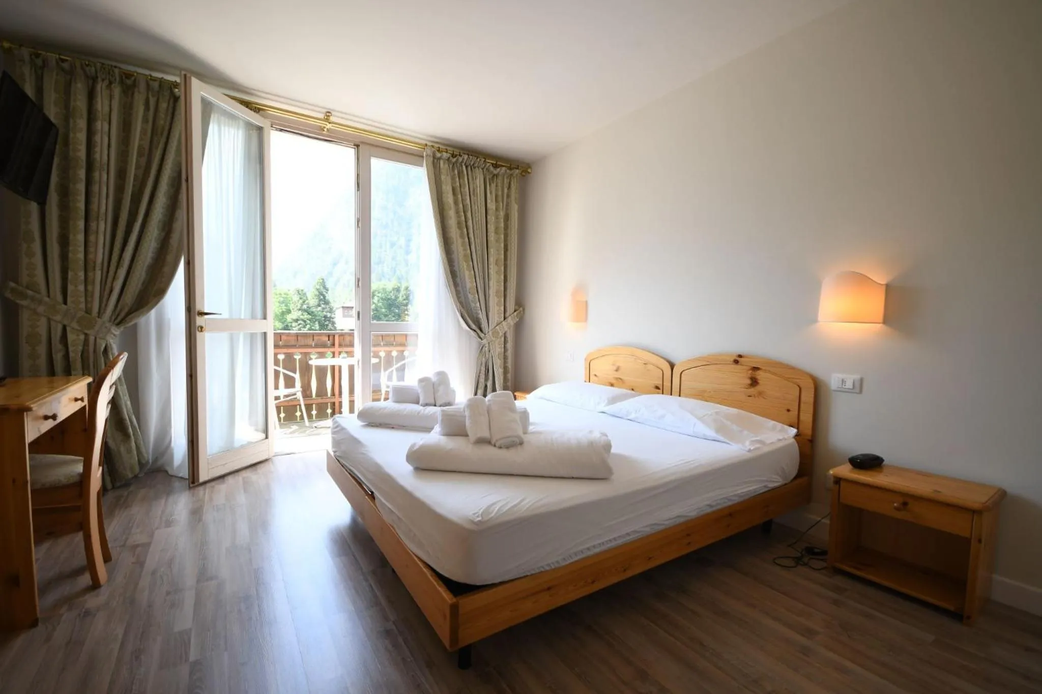 Bed in Hotel Saisera