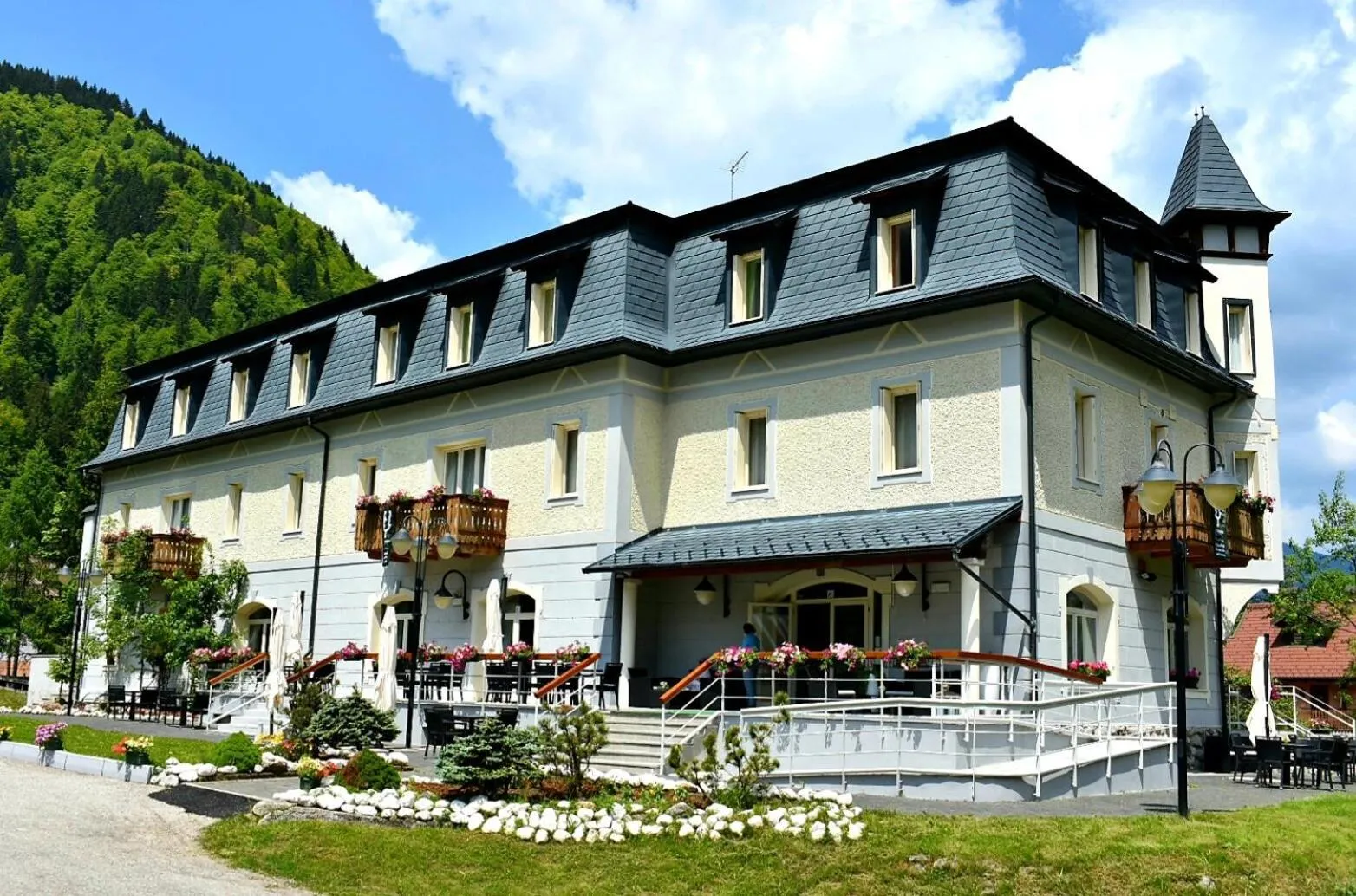 Property building in Hotel Saisera