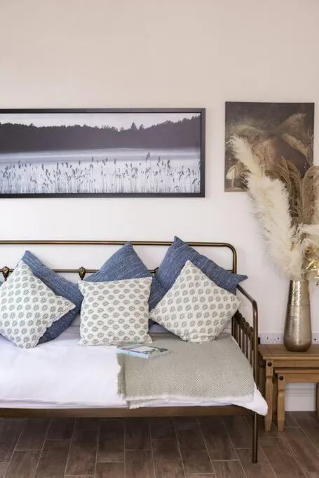 Luxury Waterfront House