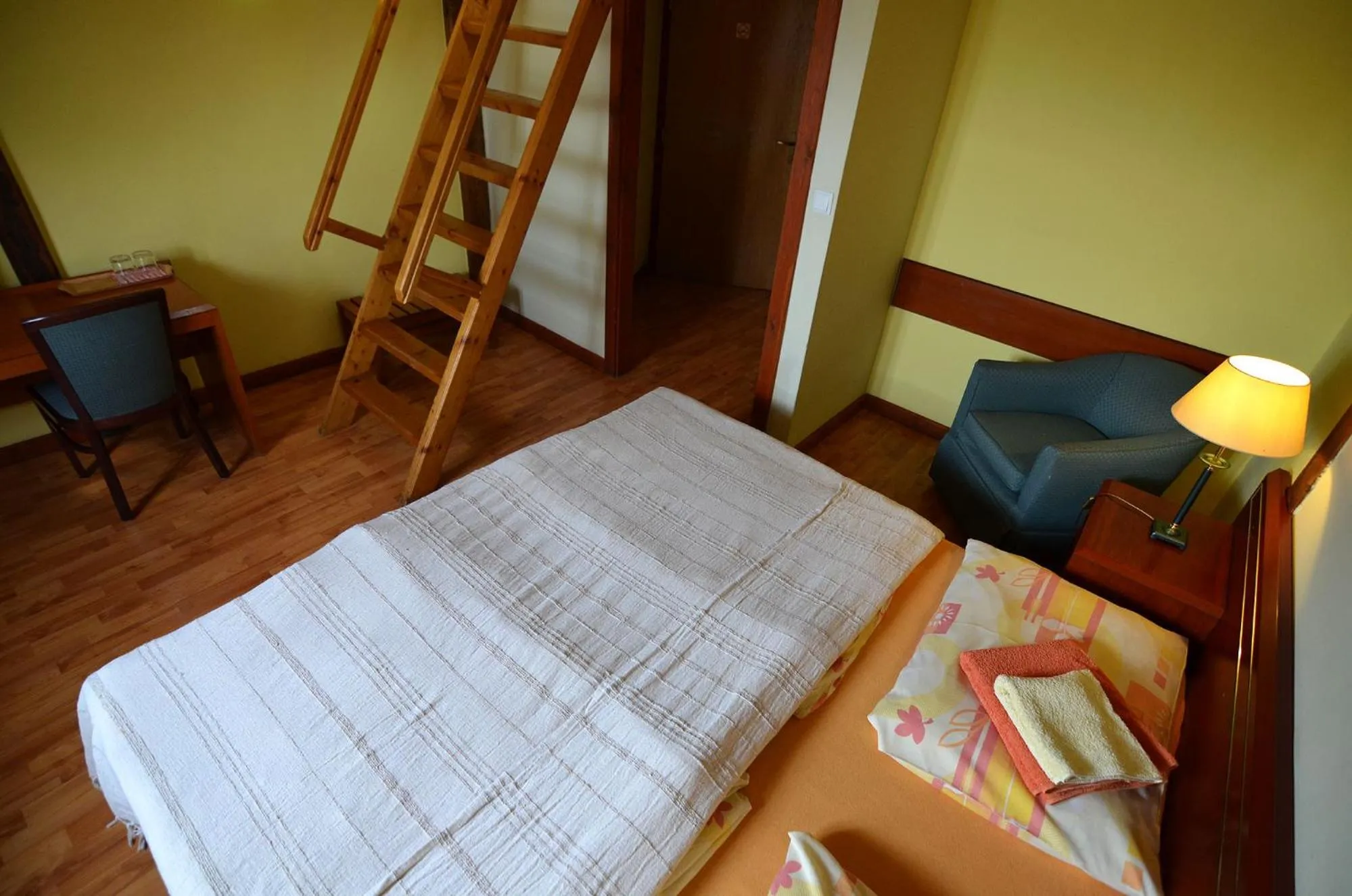 Bed in Hotel-EuroPenzión Salaš