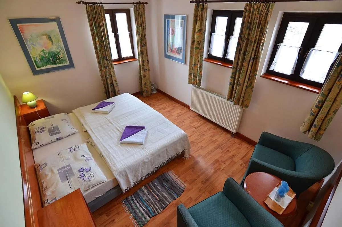 Bed in Hotel-EuroPenzión Salaš