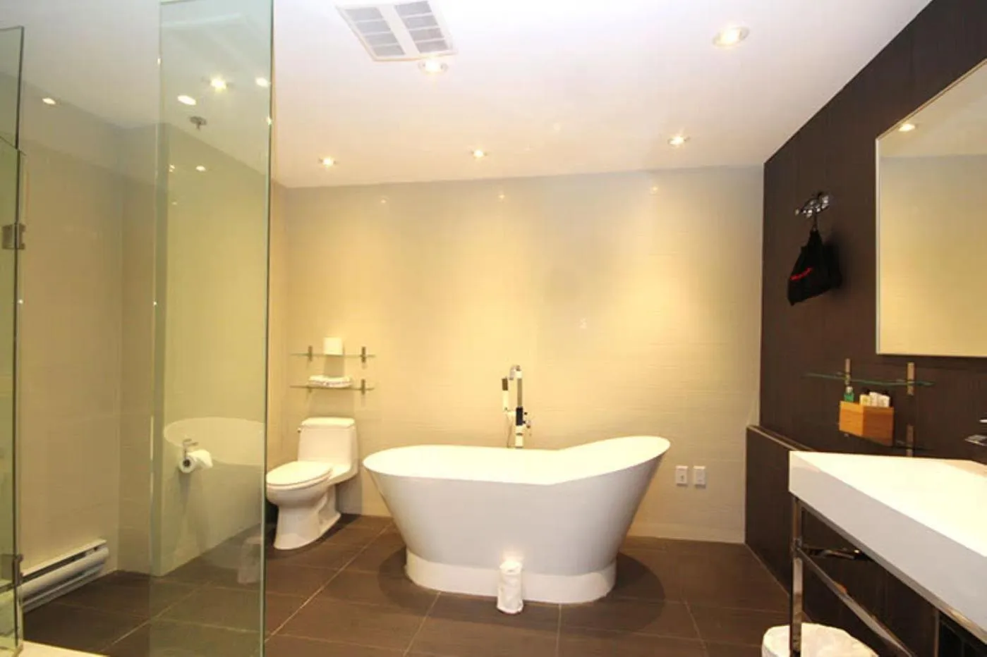 Bathroom in The Saint James Hotel, an Ascend Collection Hotel